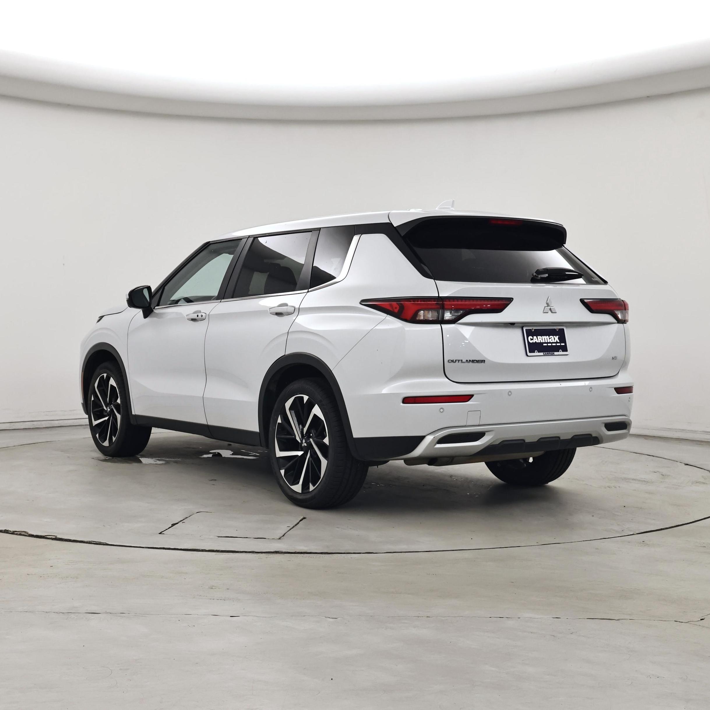 Thumbnail: 2024 Mitsubishi Outlander - 2