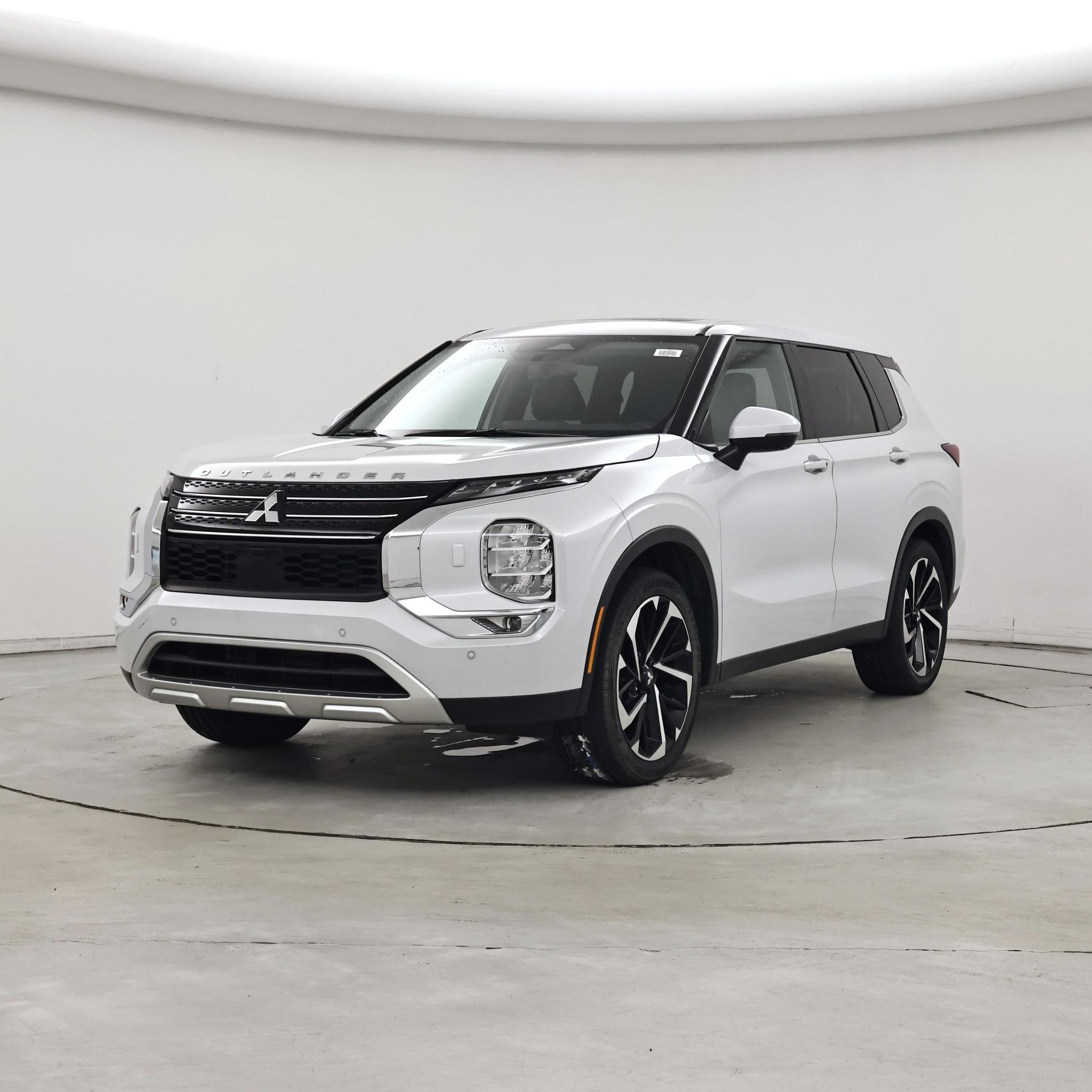 Thumbnail: 2024 Mitsubishi Outlander - 4