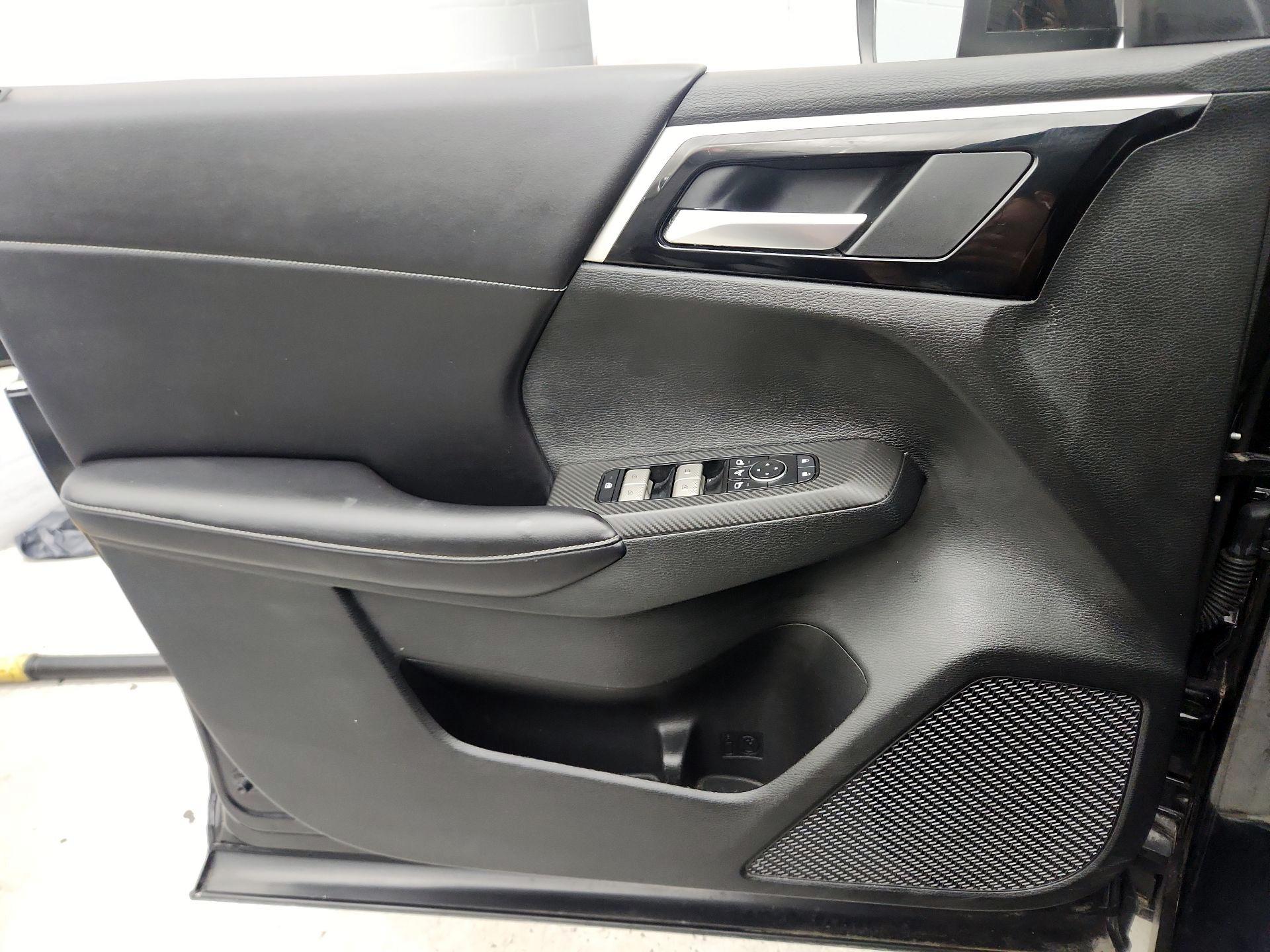 Thumbnail: 2023 Mitsubishi Outlander - 12