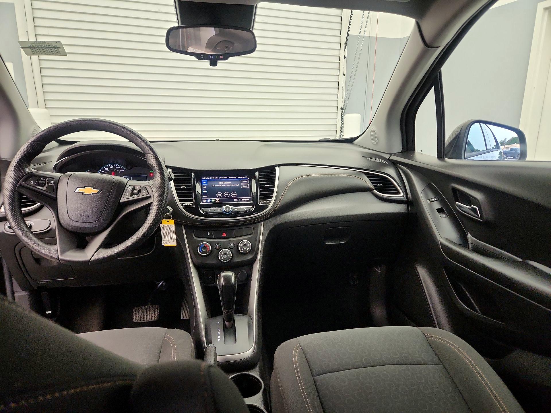 Thumbnail: 2022 Chevrolet Trax - 9