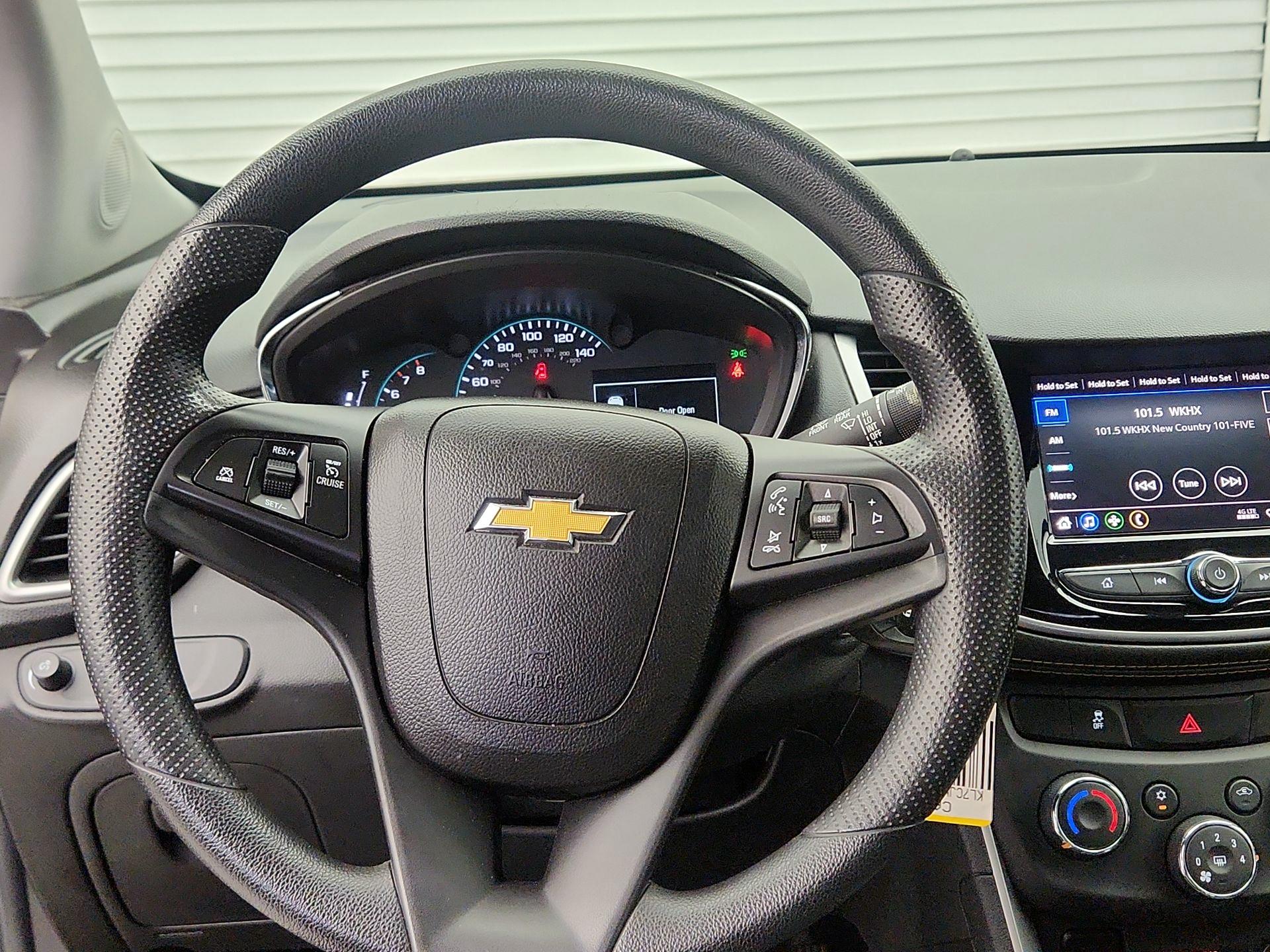Thumbnail: 2022 Chevrolet Trax - 10