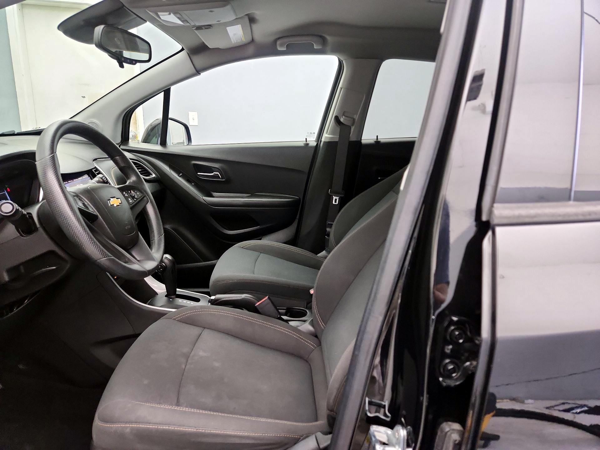 Thumbnail: 2022 Chevrolet Trax - 11