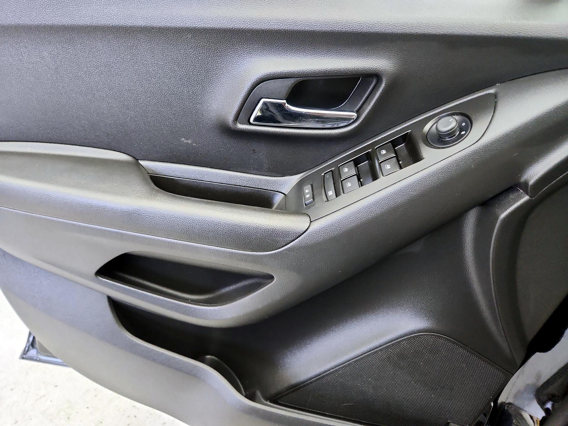 Thumbnail: 2022 Chevrolet Trax - 12