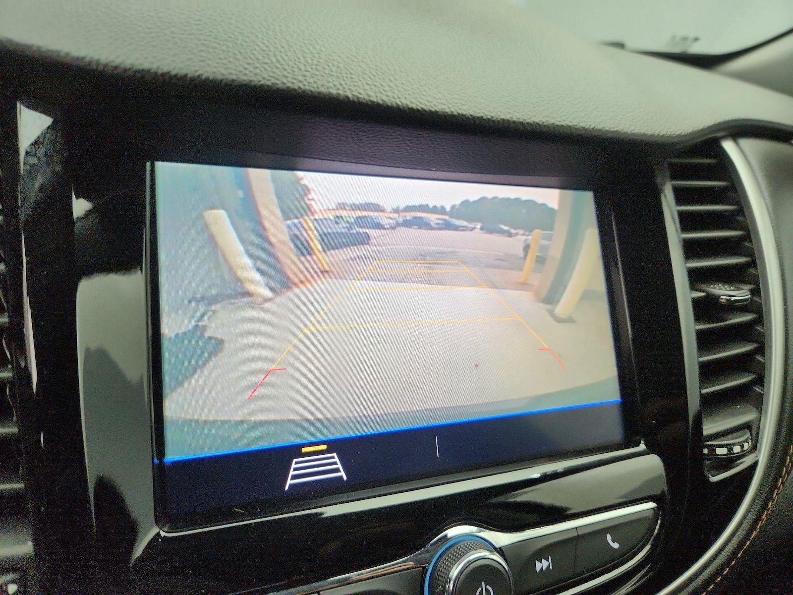 2022 Chevrolet Trax LS - Photo 15
