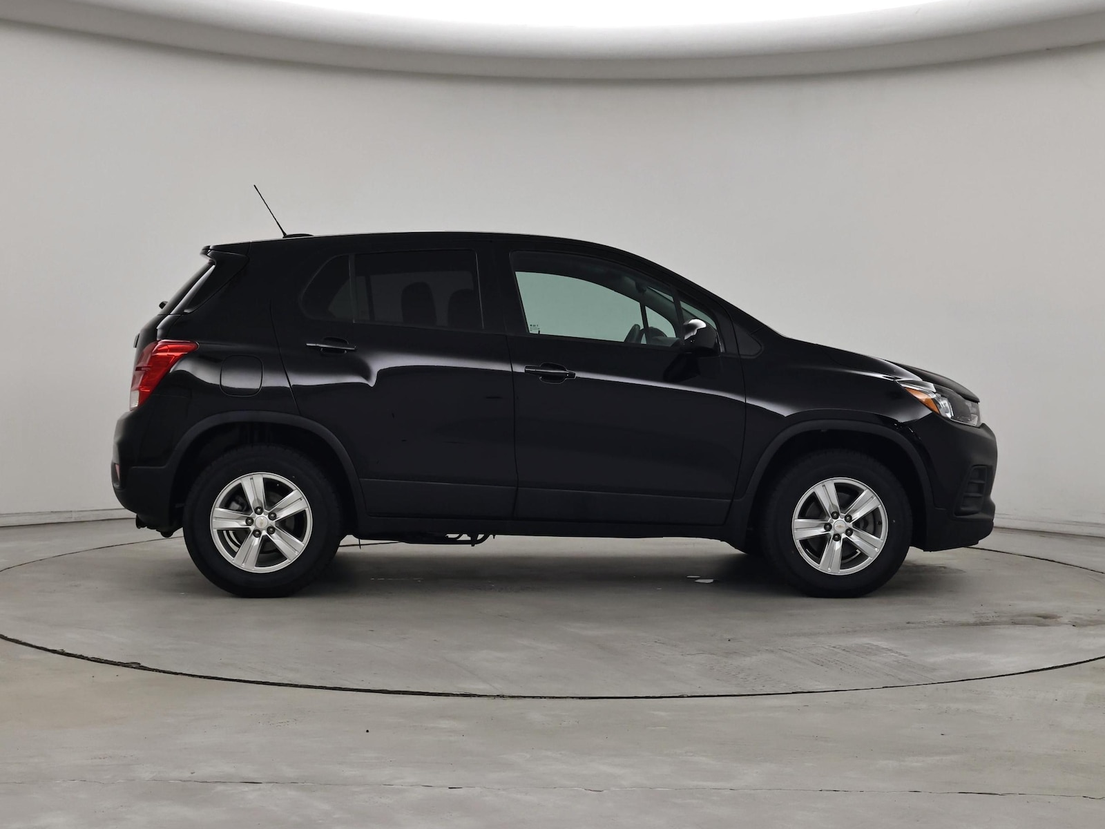 2022 Chevrolet Trax LS - Photo 8