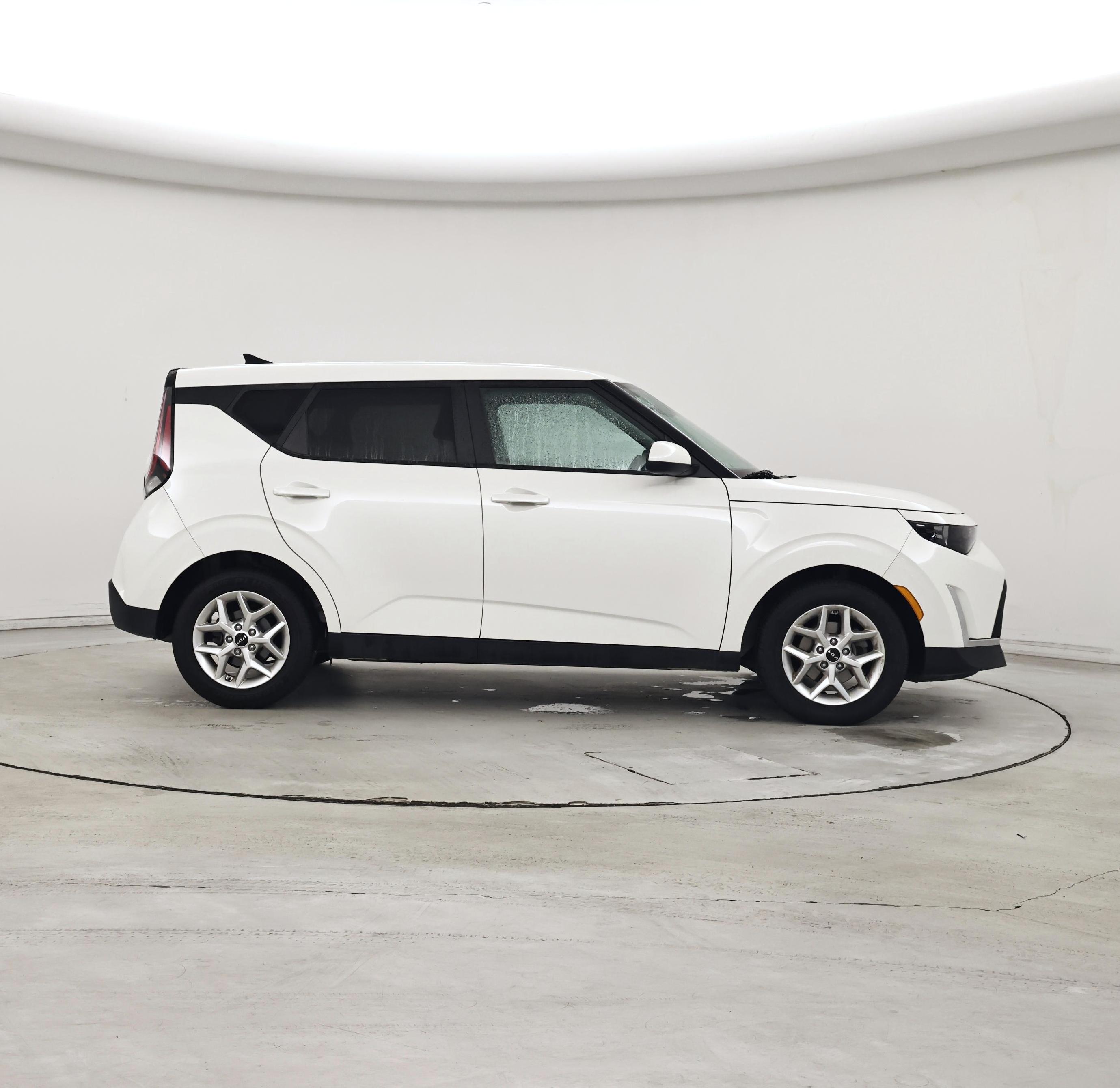 White 2023 Kia Soul SUV / Crossover Front-Wheel Drive Automatic
