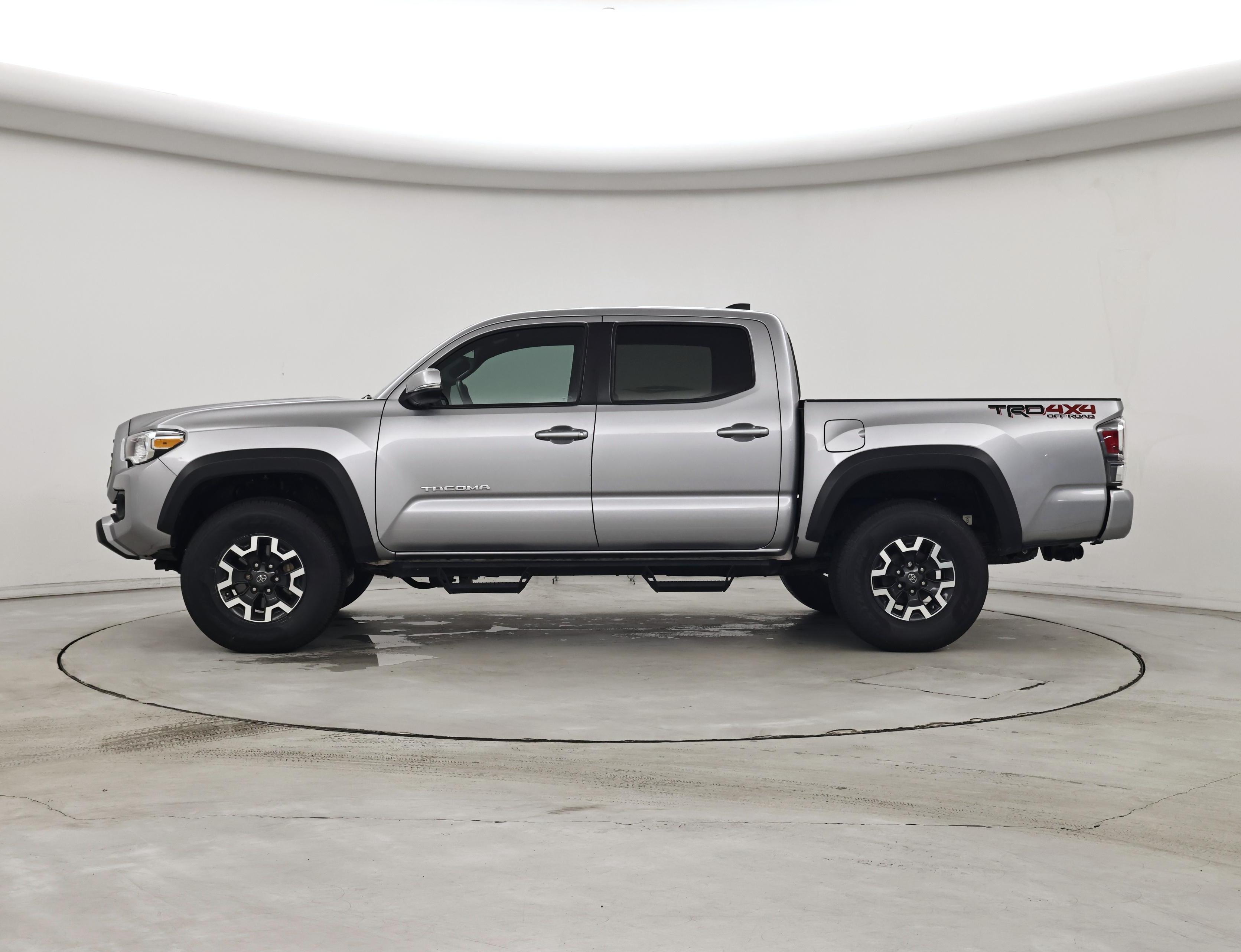 Thumbnail: 2020 Toyota Tacoma - 3
