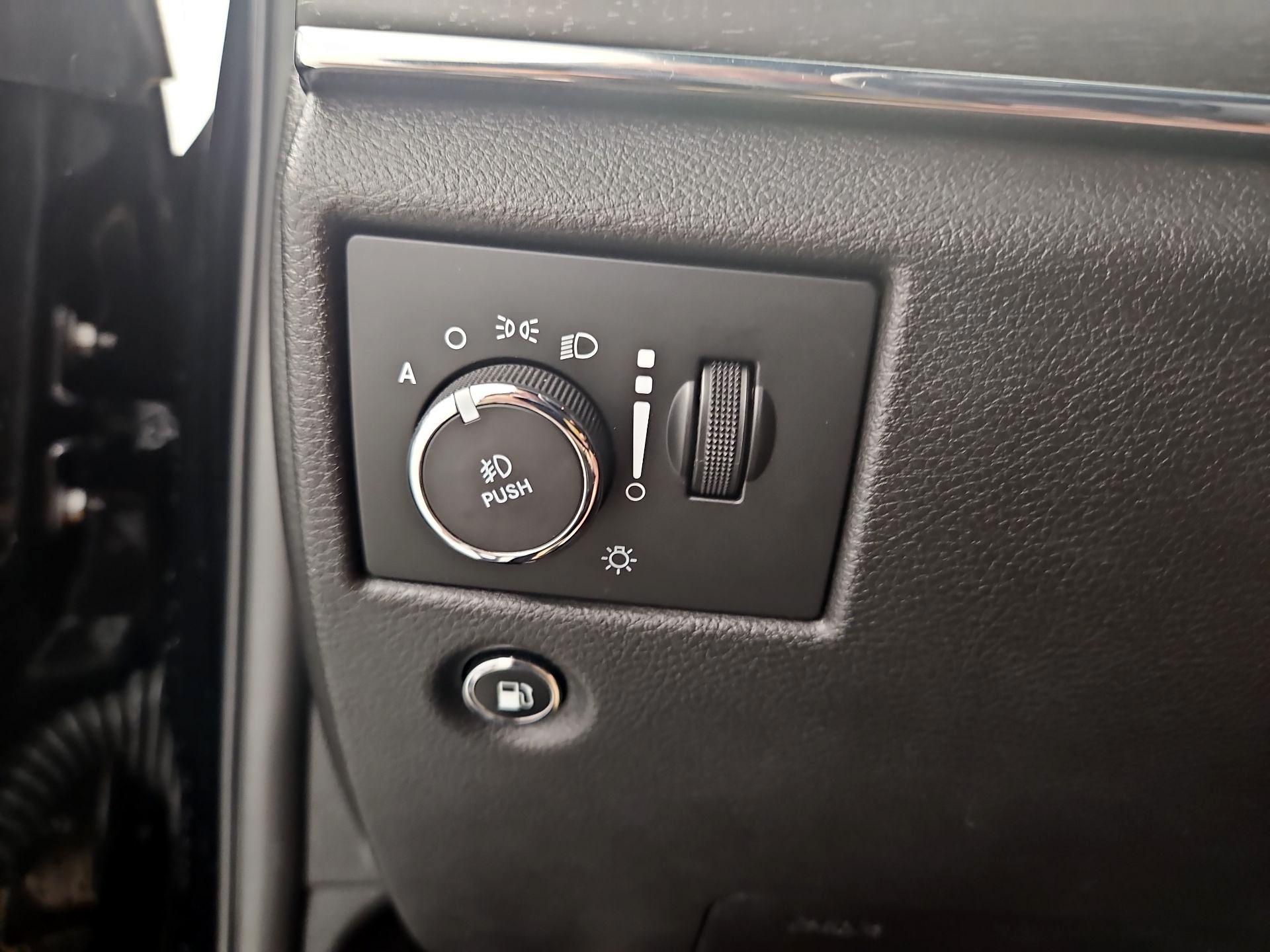 Thumbnail: 2018 Jeep Grand Cherokee - 13
