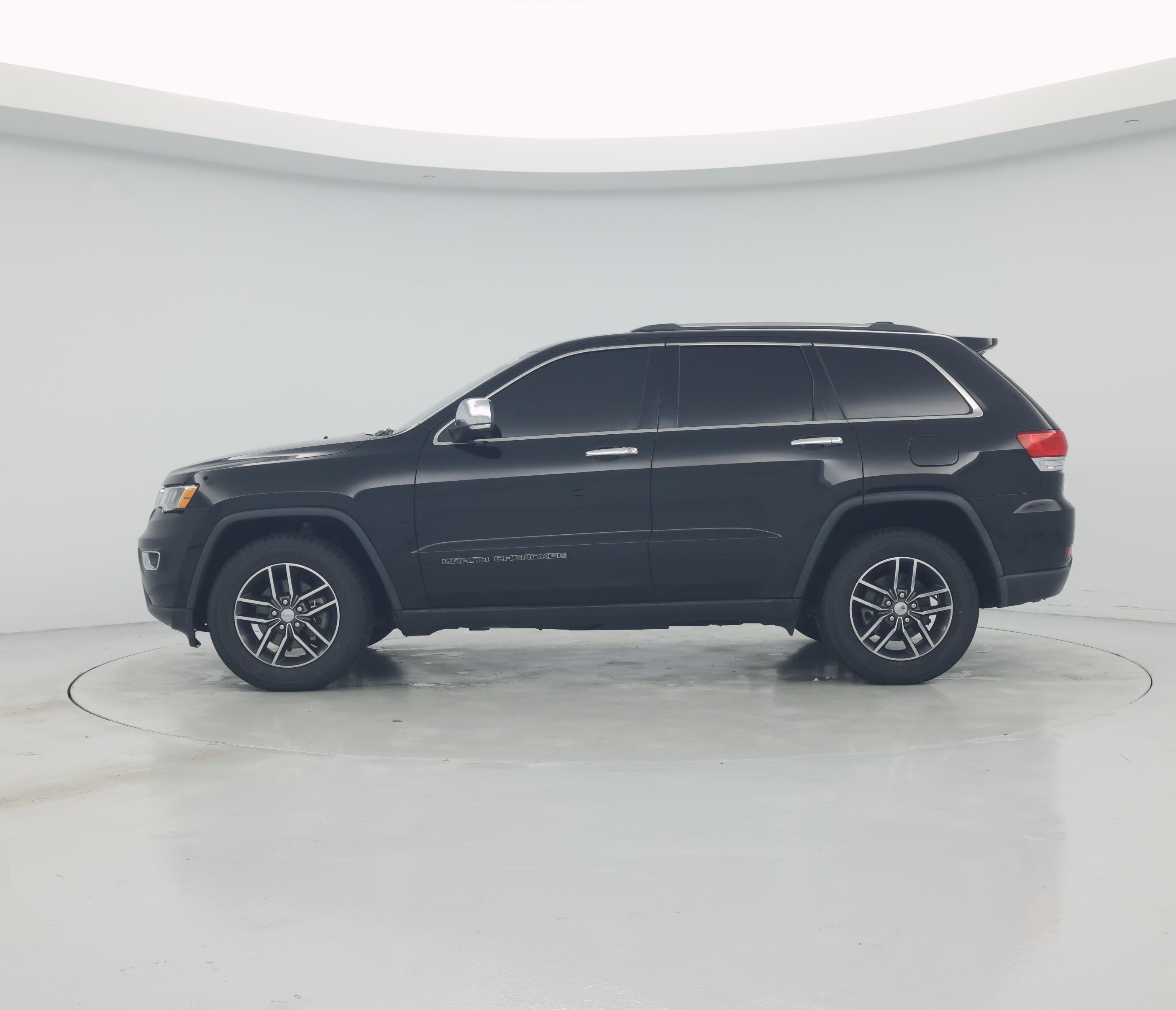 Thumbnail: 2018 Jeep Grand Cherokee - 3