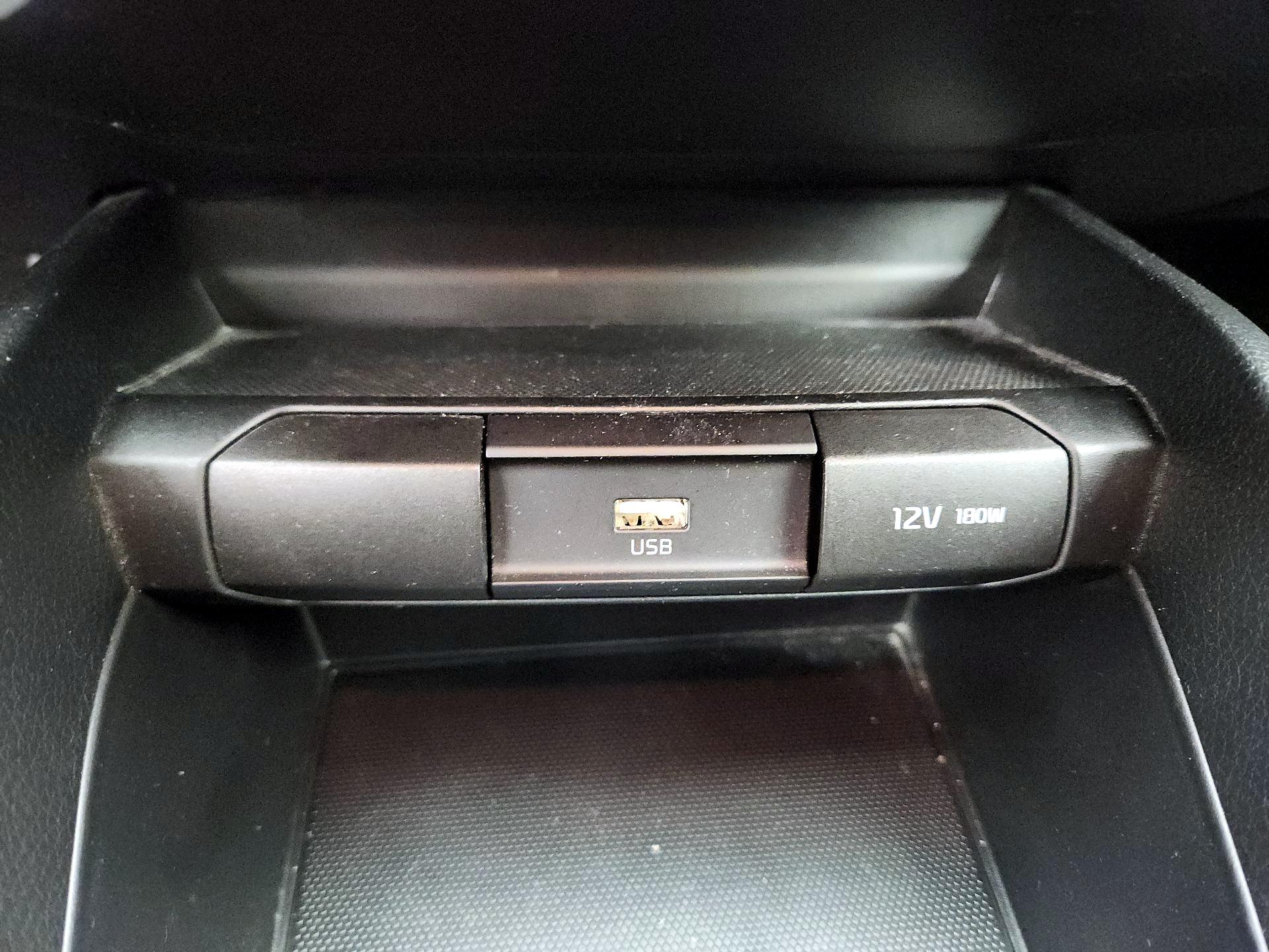 Thumbnail: 2023 Kia Rio - 18