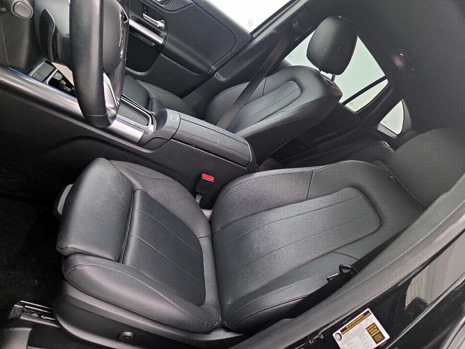 Side Airbags & Leatherette Seats