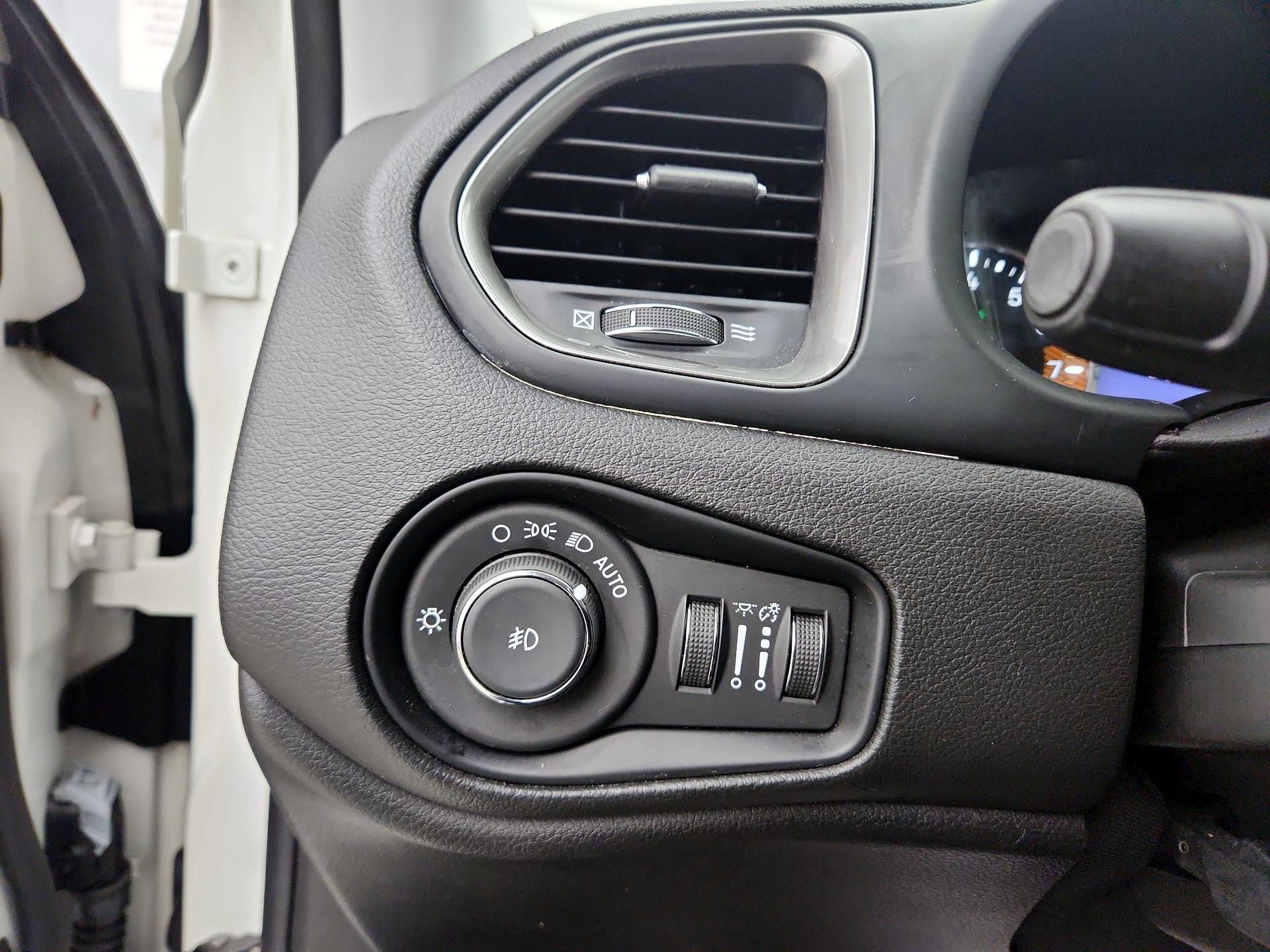 Thumbnail: 2021 Jeep Renegade - 13