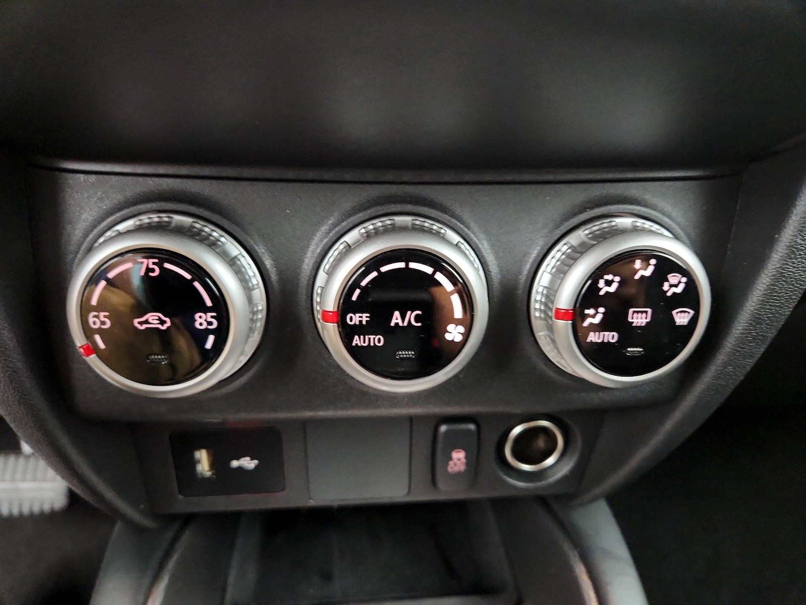 2025 Mitsubishi Outlander Sport ES - Photo 17