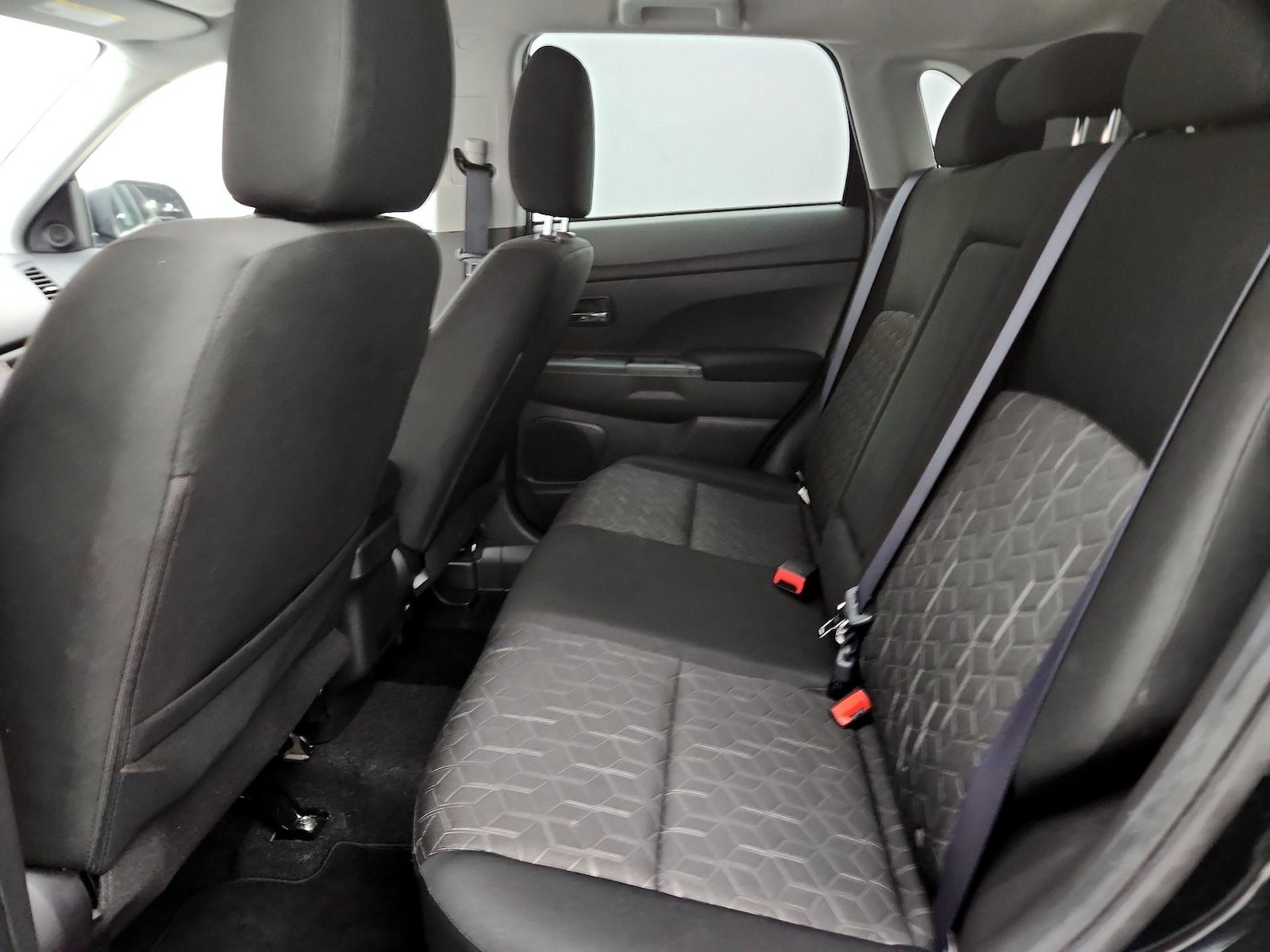 2025 Mitsubishi Outlander Sport ES - Photo 20
