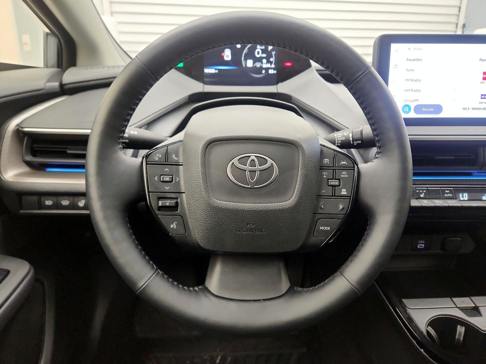 2024 Toyota Prius XLE - Photo 11