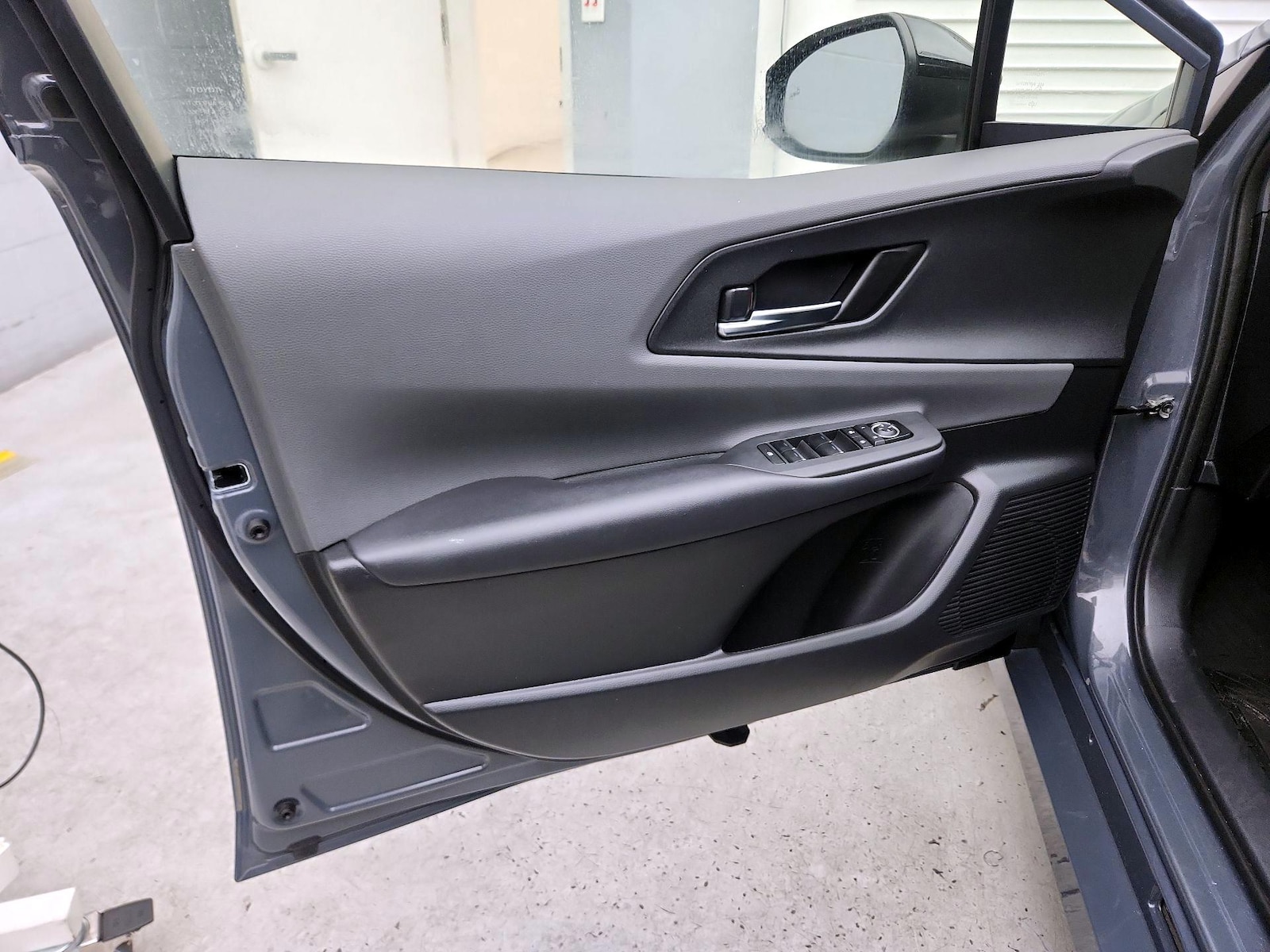 2024 Toyota Prius XLE - Photo 13