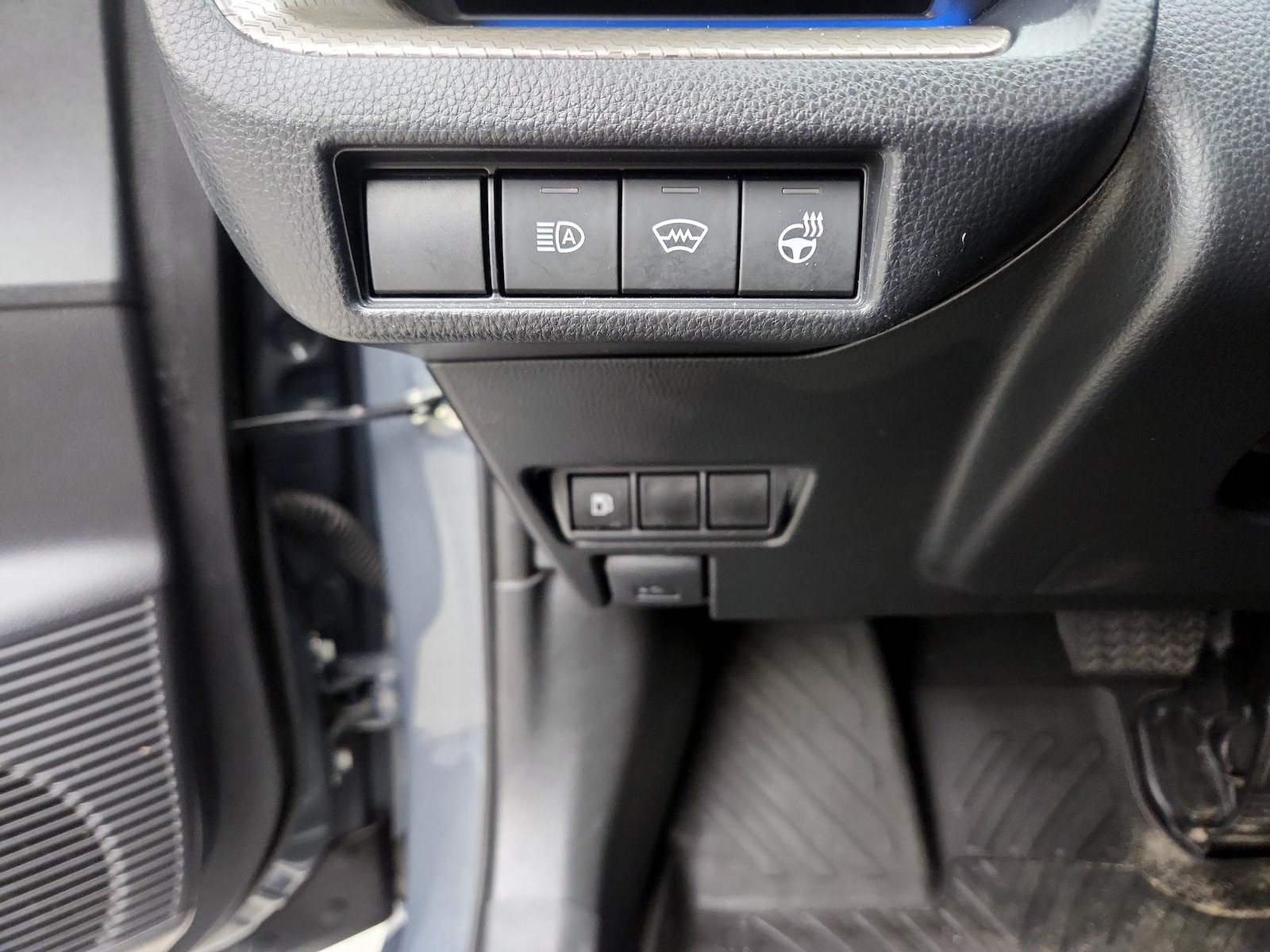 2024 Toyota Prius XLE - Photo 14
