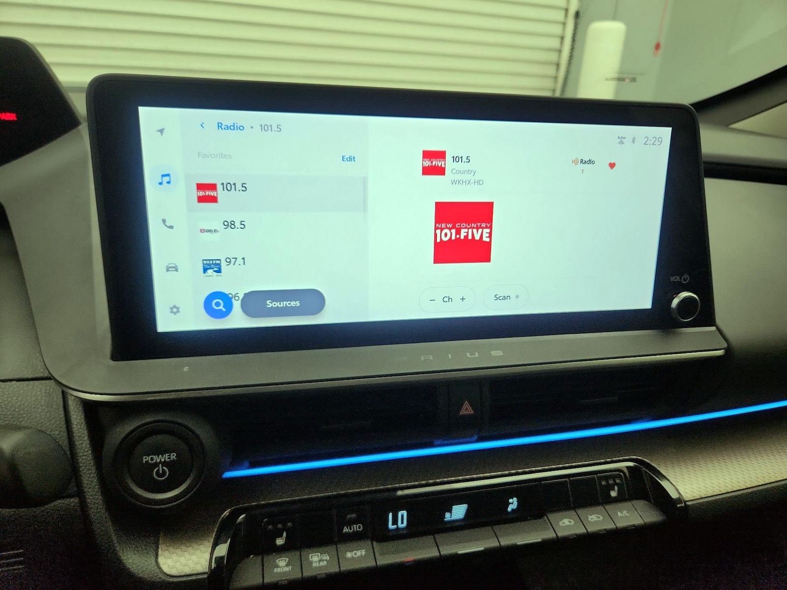 2024 Toyota Prius XLE - Photo 16
