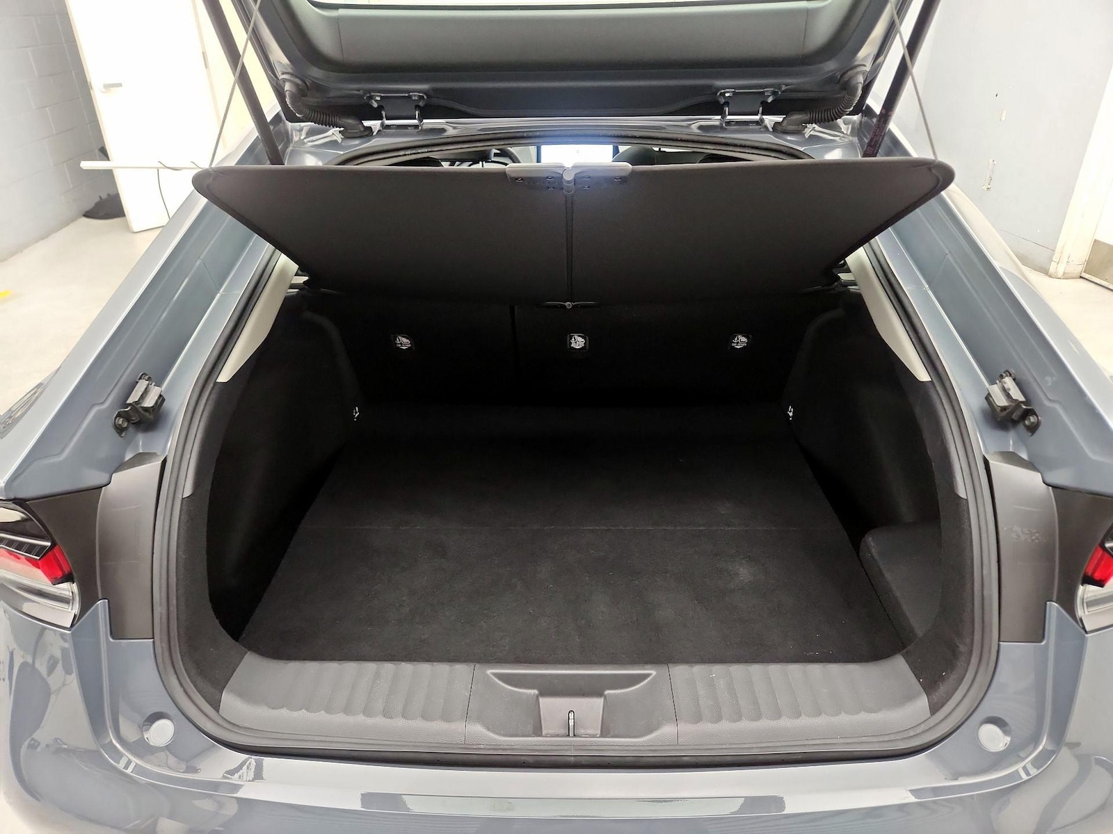 2024 Toyota Prius XLE - Photo 22