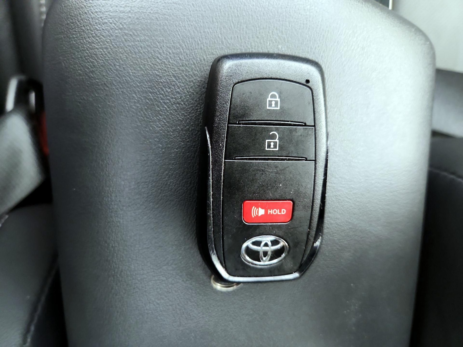 2024 Toyota Prius XLE - Photo 24