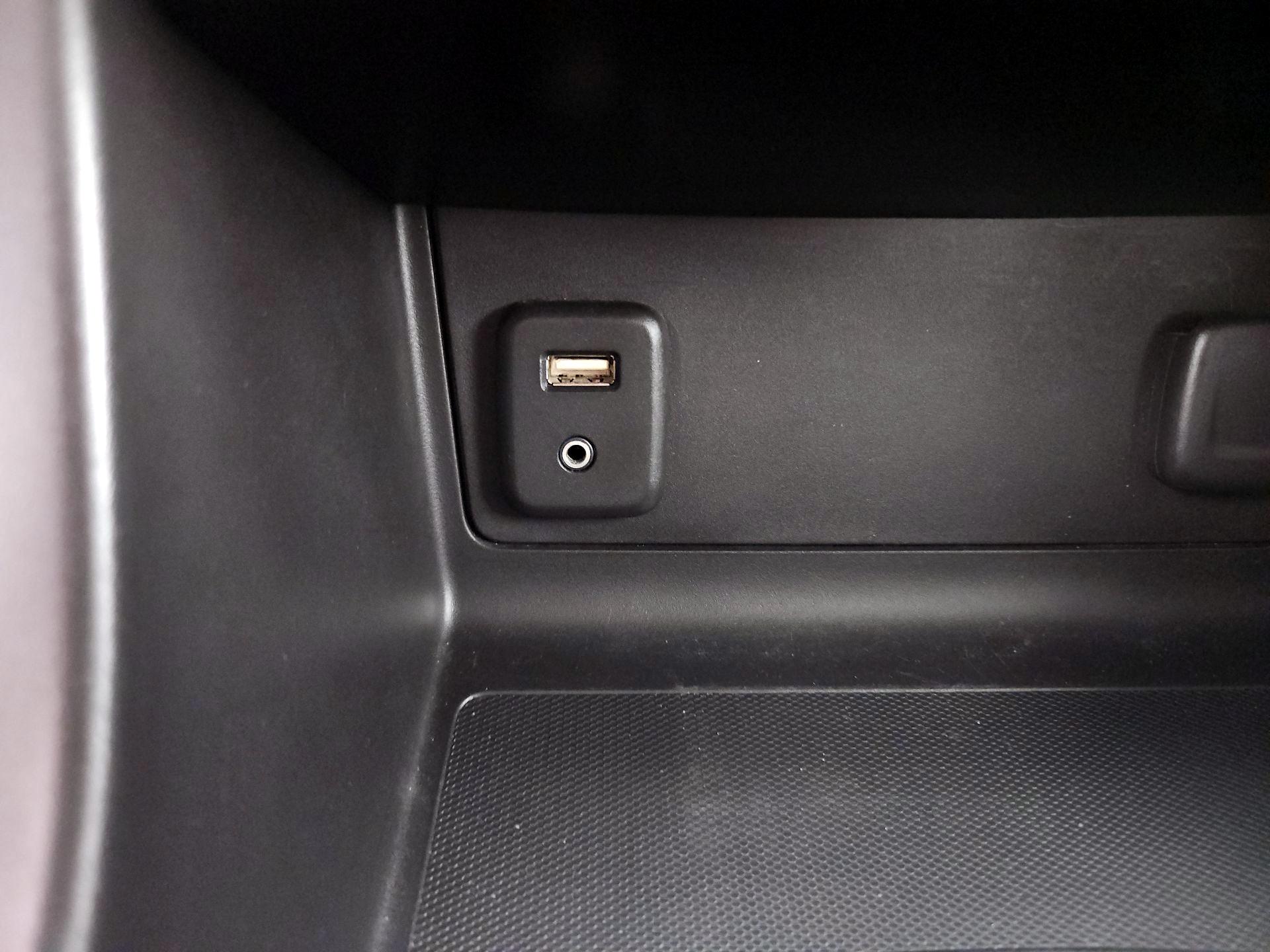 Thumbnail: 2016 Chevrolet Colorado - 19