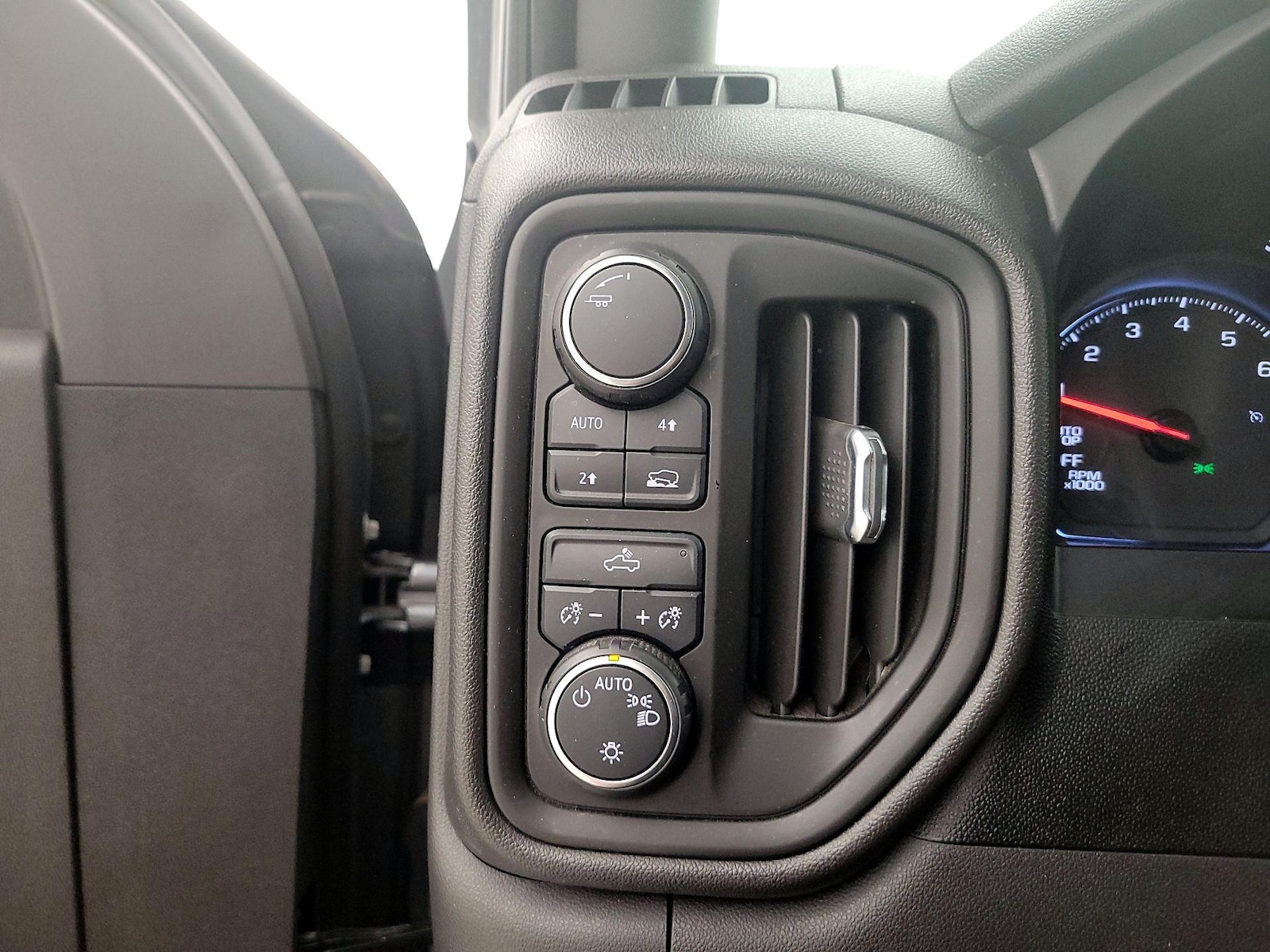 2020 Chevrolet Silverado 1500 Custom - Photo 14