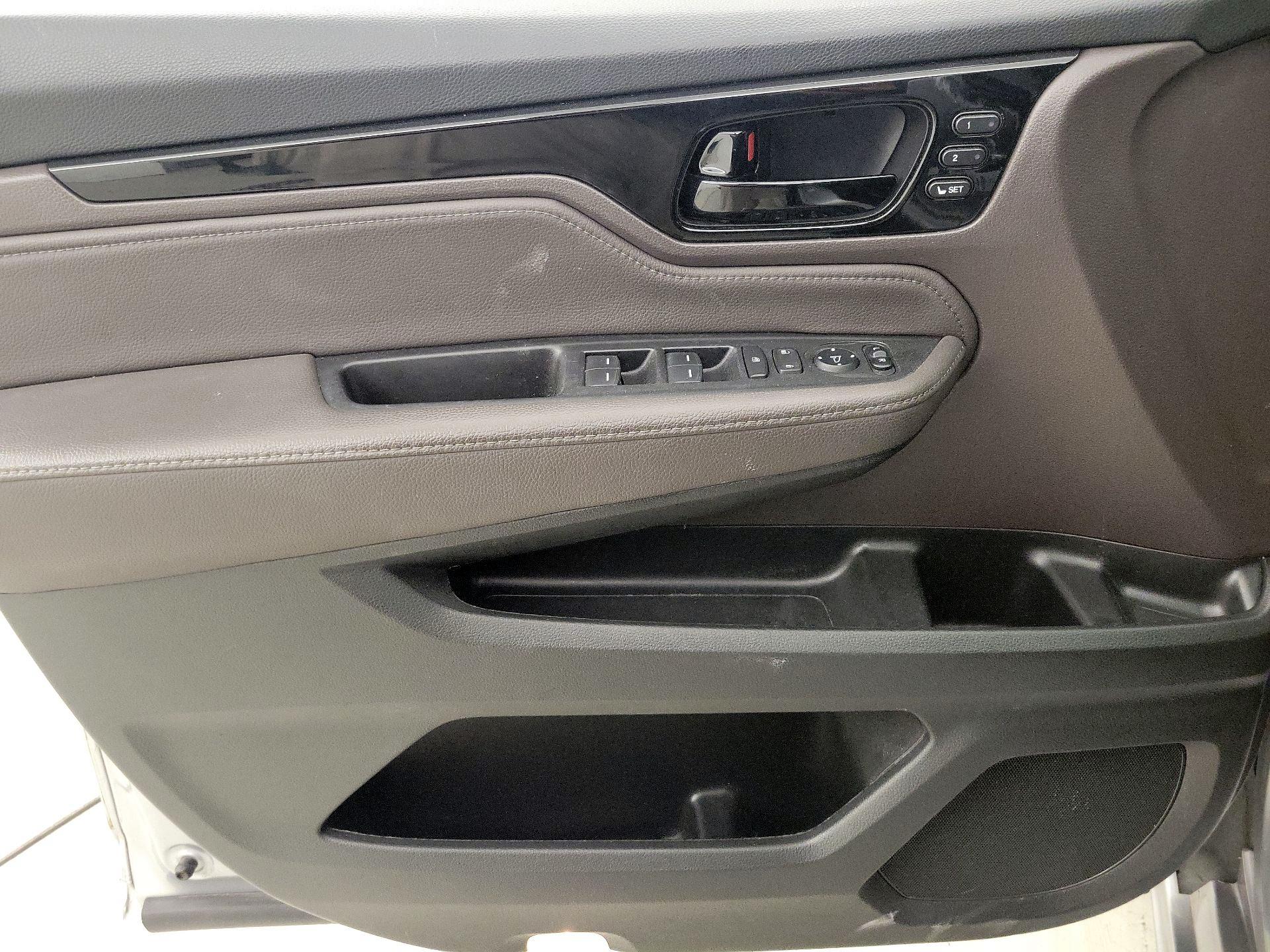 Thumbnail: 2021 Honda Odyssey - 12