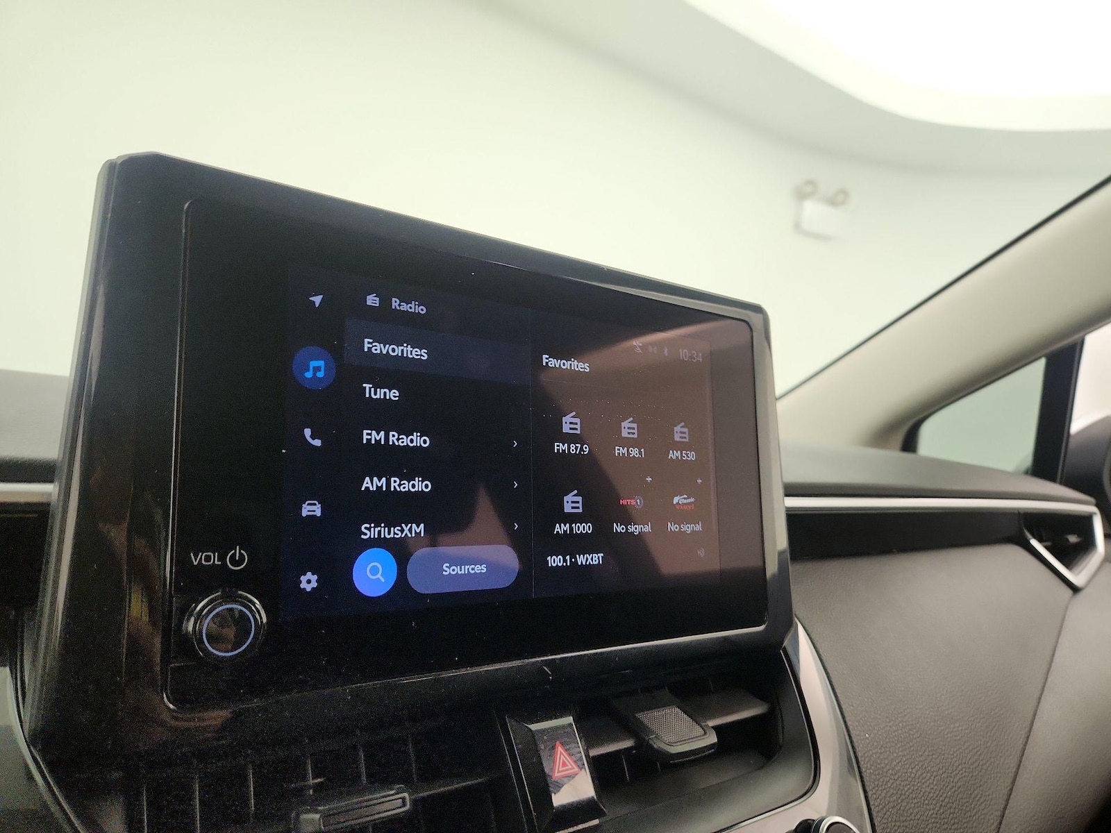 2023 Toyota Corolla LE - Photo 17