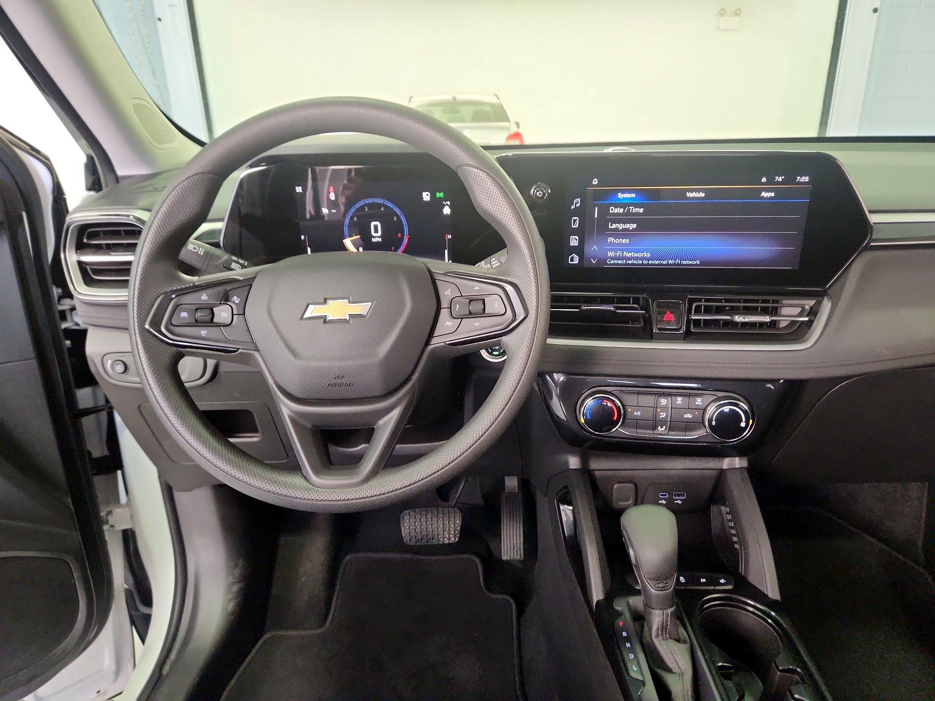 Thumbnail: 2025 Chevrolet TrailBlazer - 9