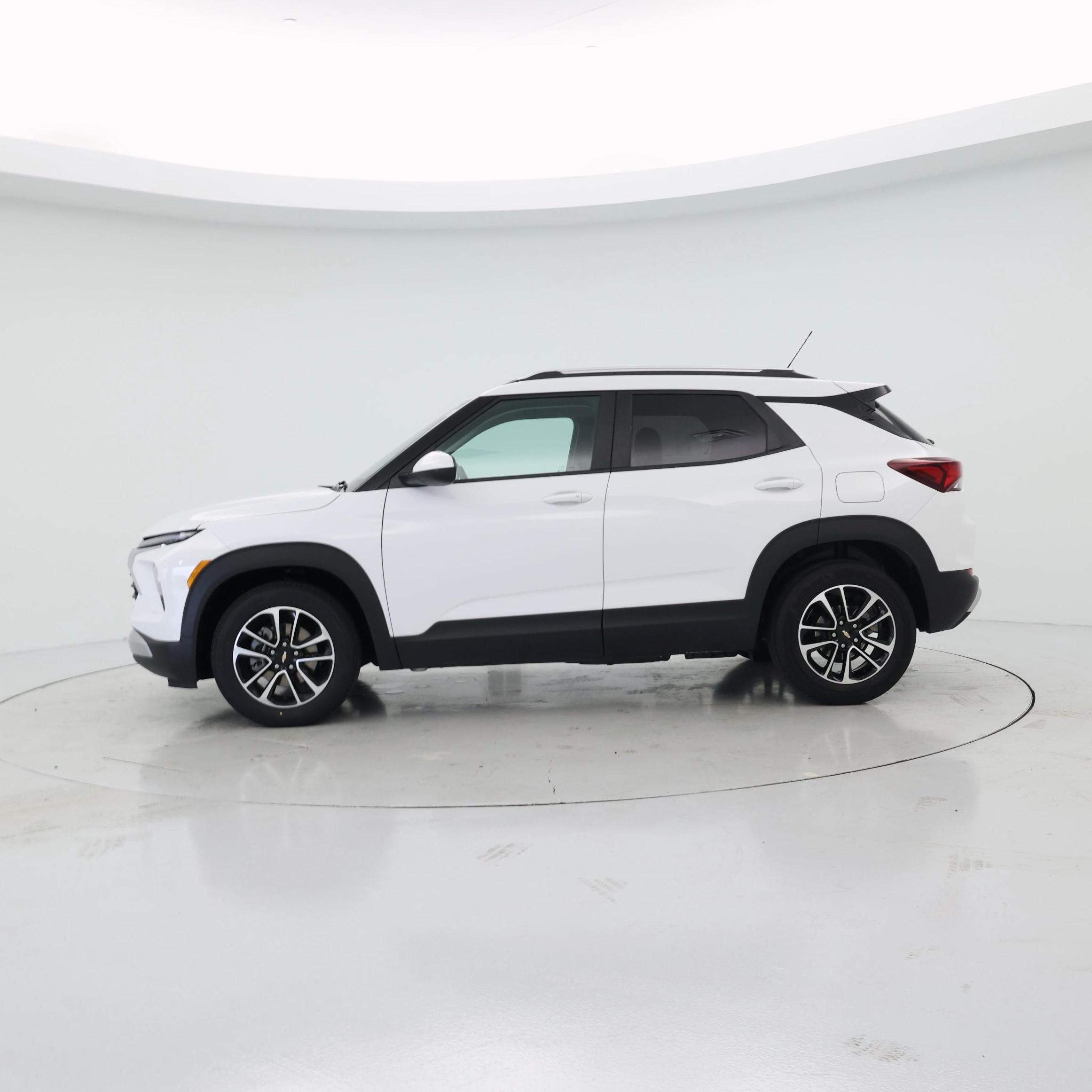 Thumbnail: 2025 Chevrolet TrailBlazer - 3