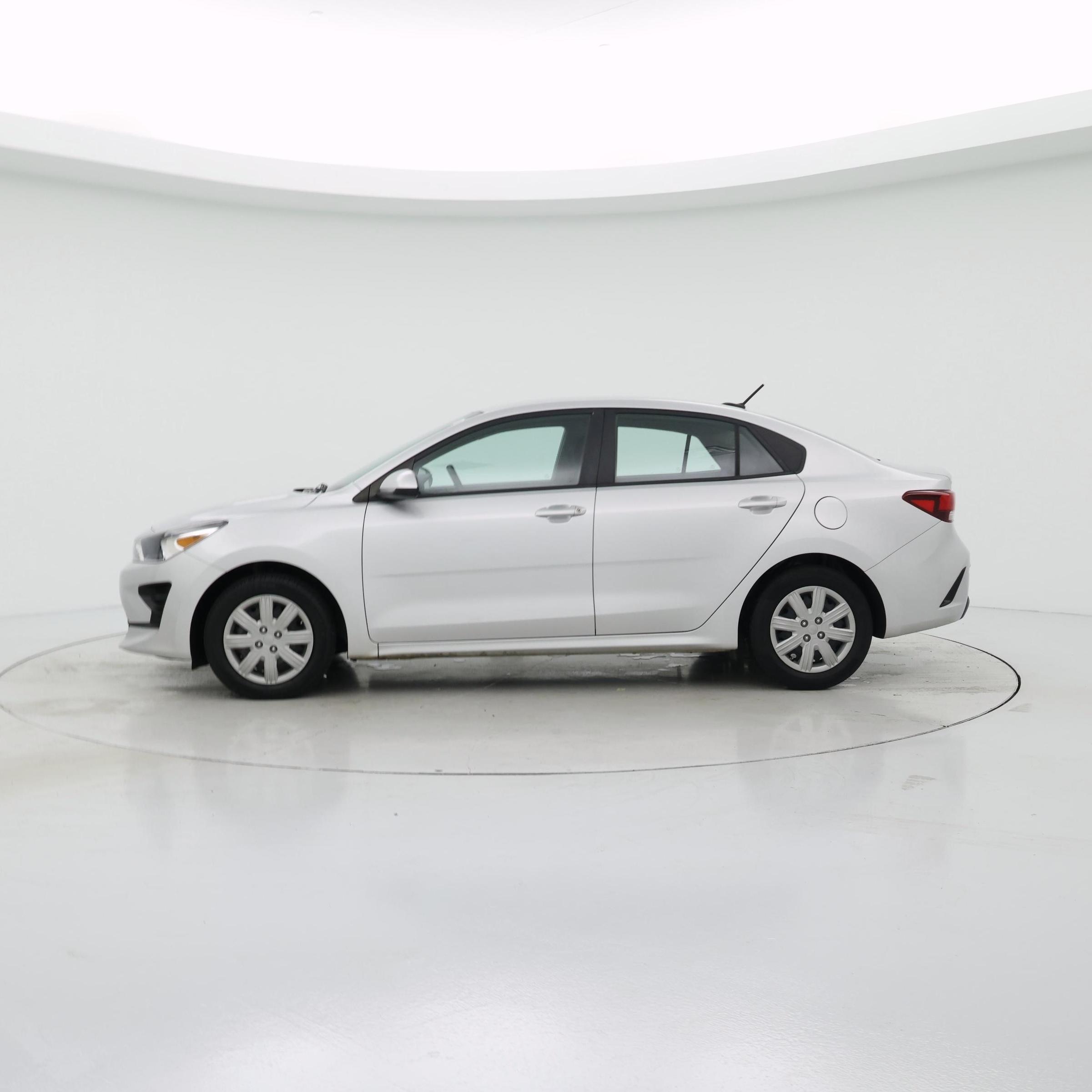 Thumbnail: 2023 Kia Rio - 3