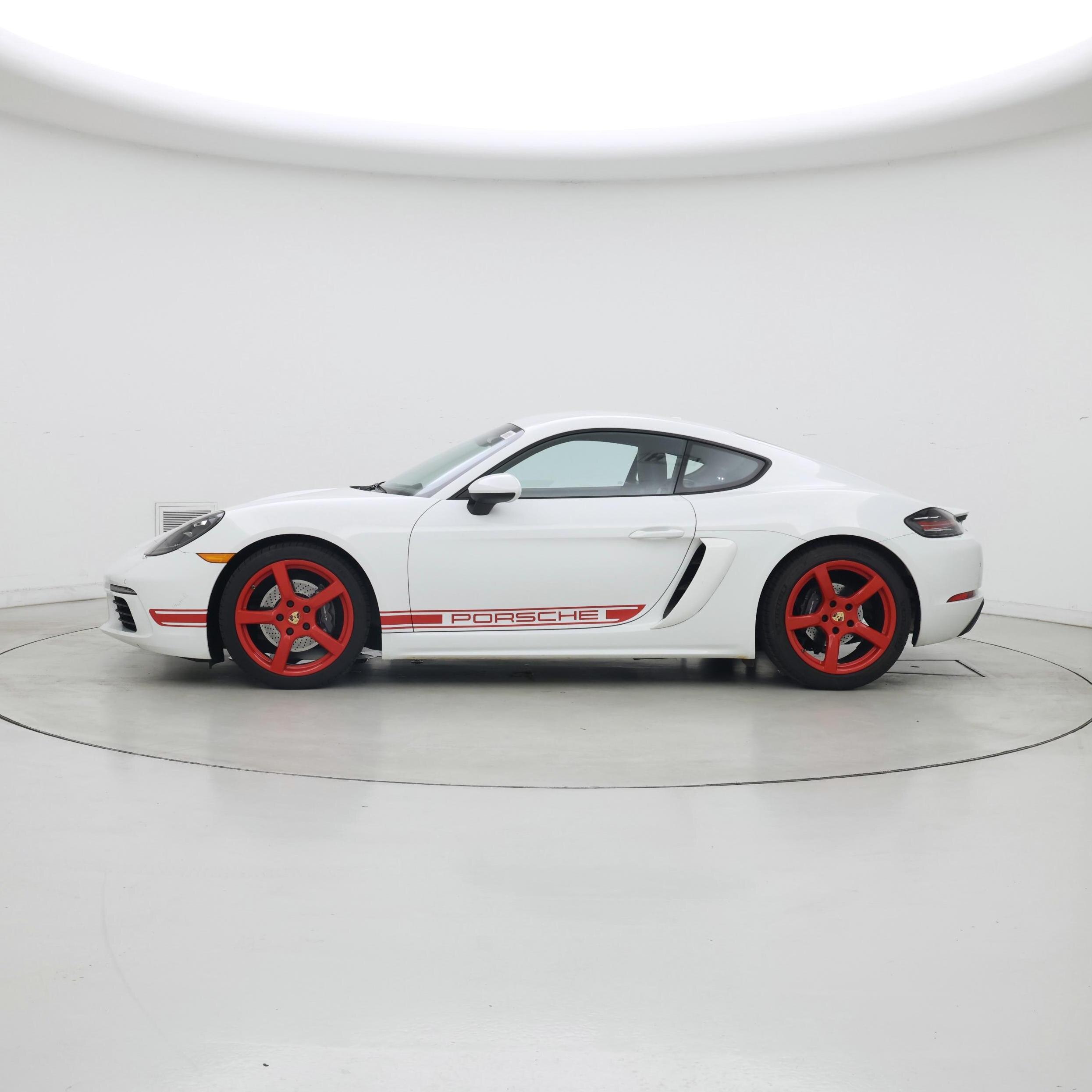 Thumbnail: 2019 Porsche 718 Cayman - 3