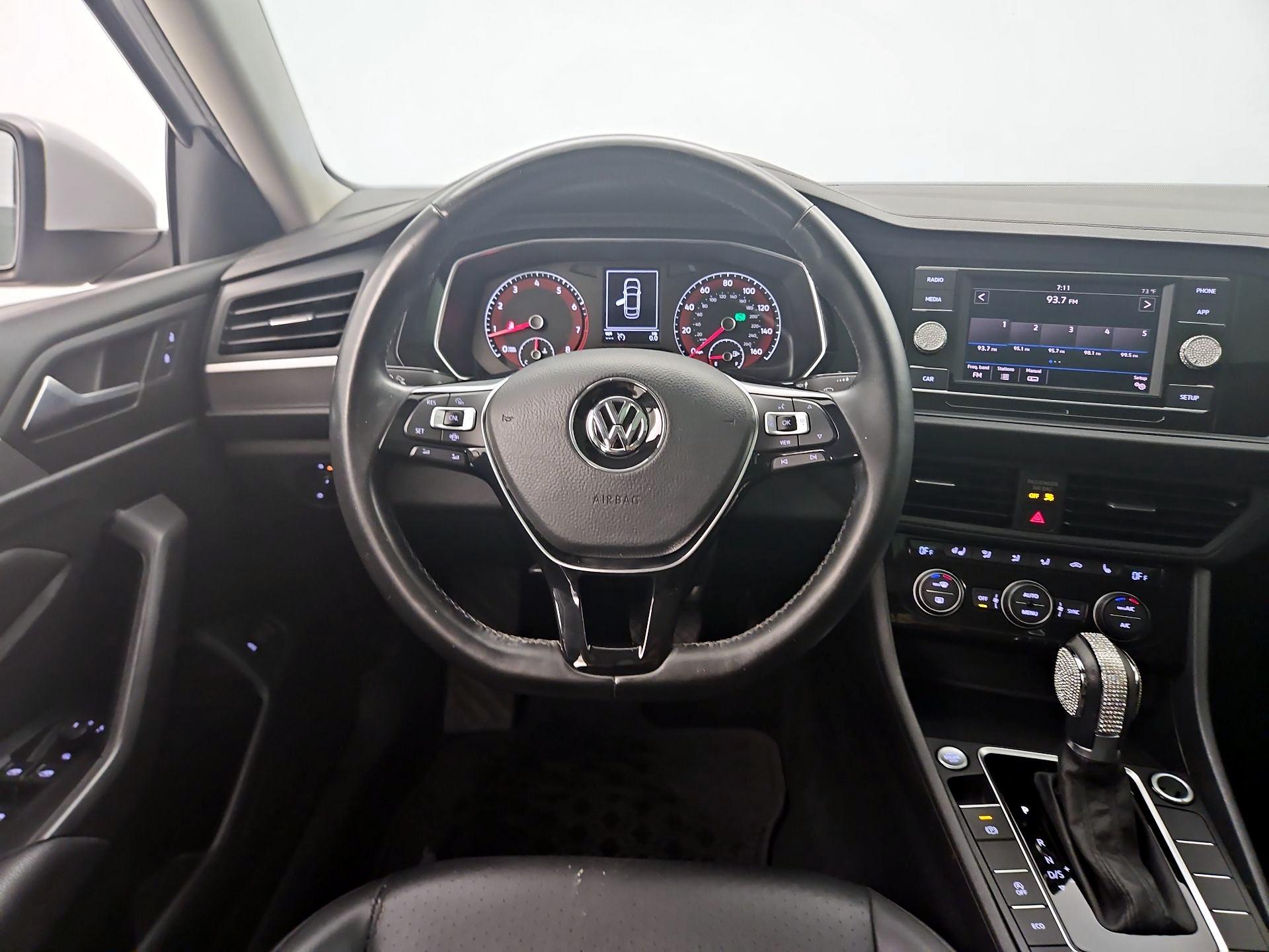 Thumbnail: 2019 Volkswagen Jetta - 10
