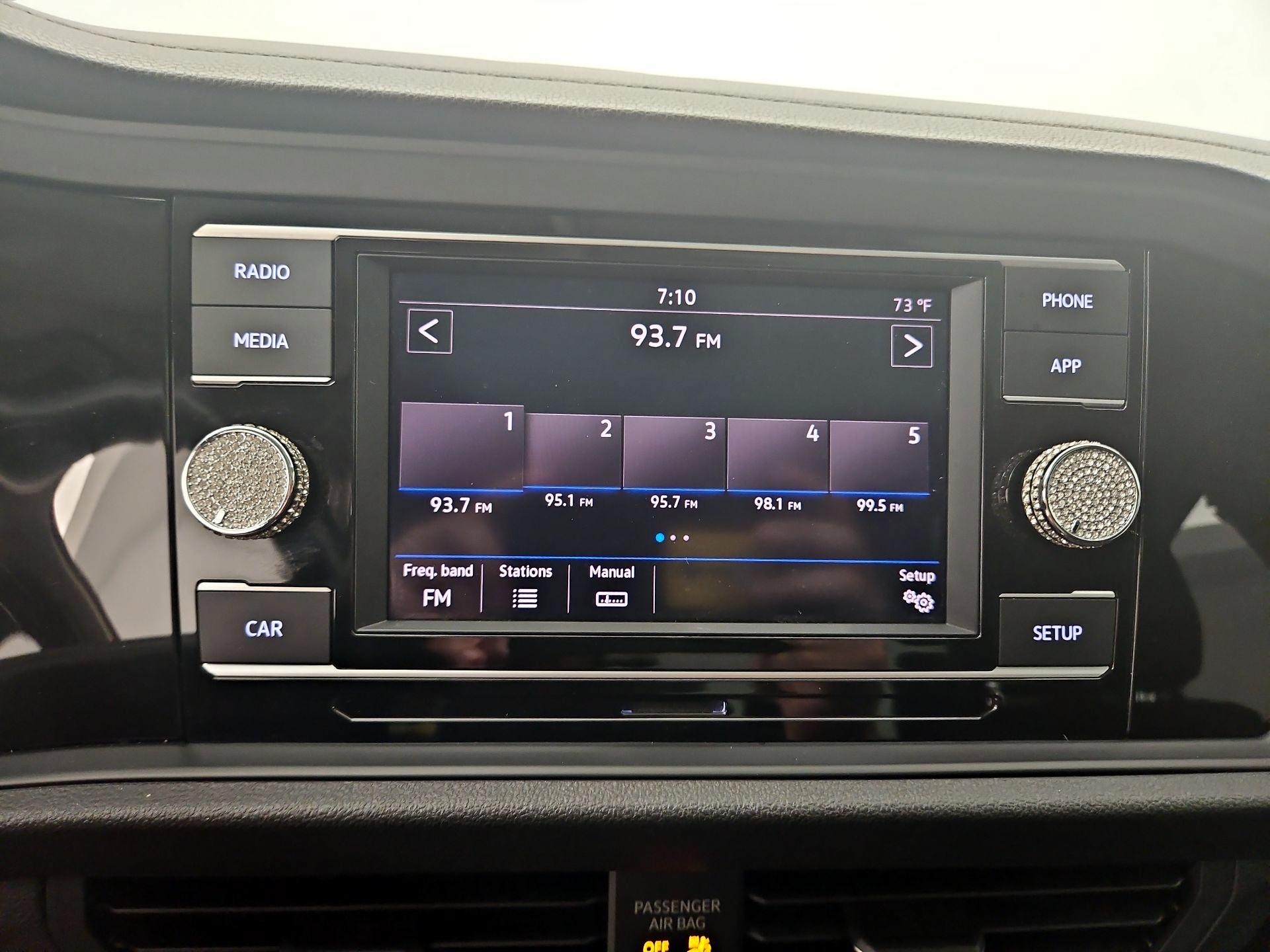 Thumbnail: 2019 Volkswagen Jetta - 15
