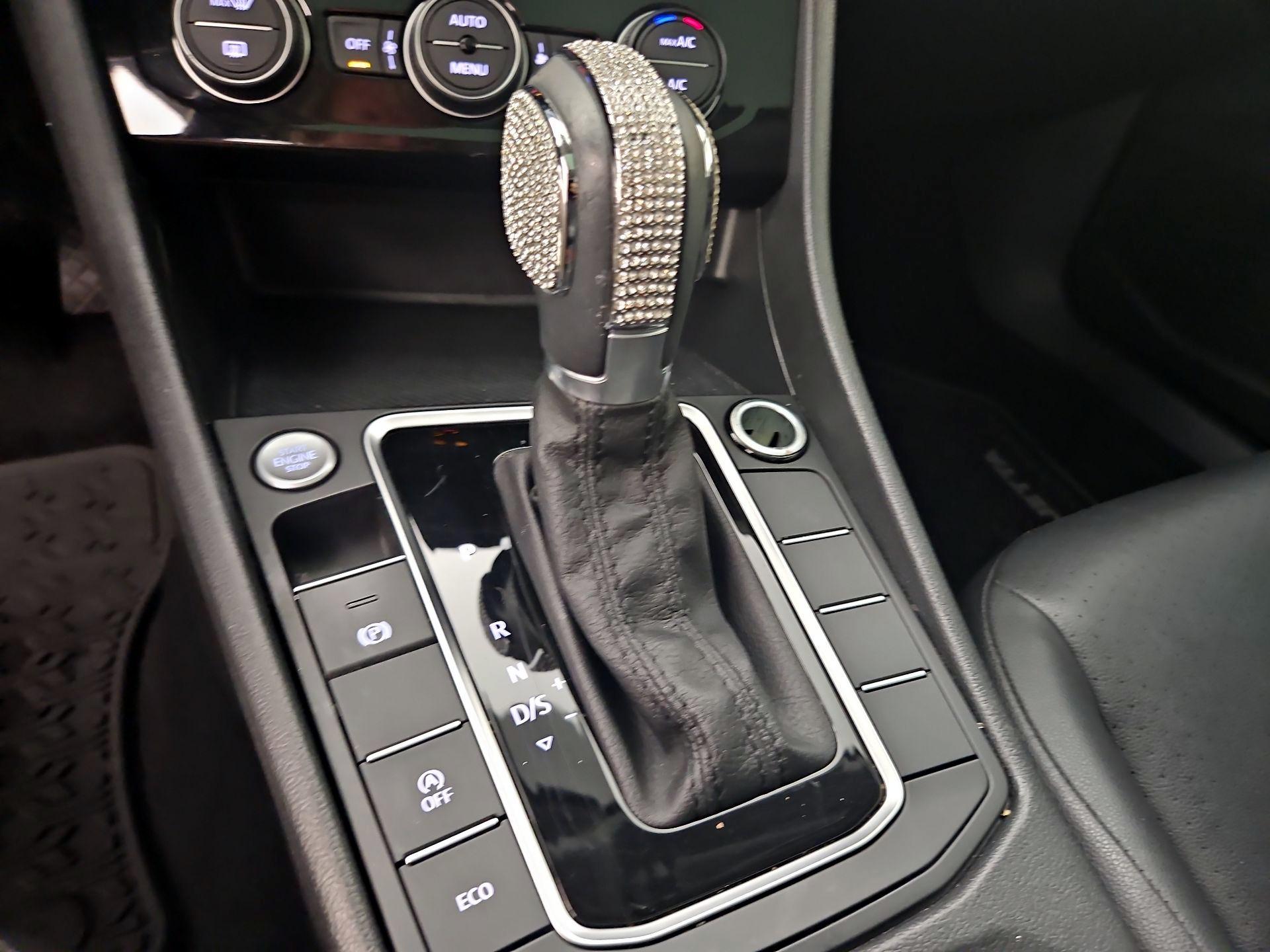 Thumbnail: 2019 Volkswagen Jetta - 17