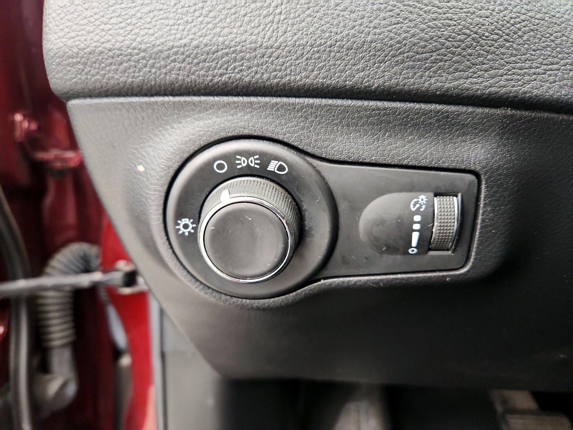 Thumbnail: 2021 Jeep Compass - 13