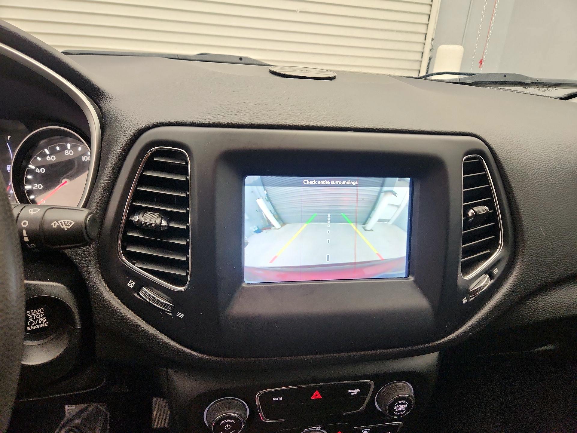 Thumbnail: 2021 Jeep Compass - 14