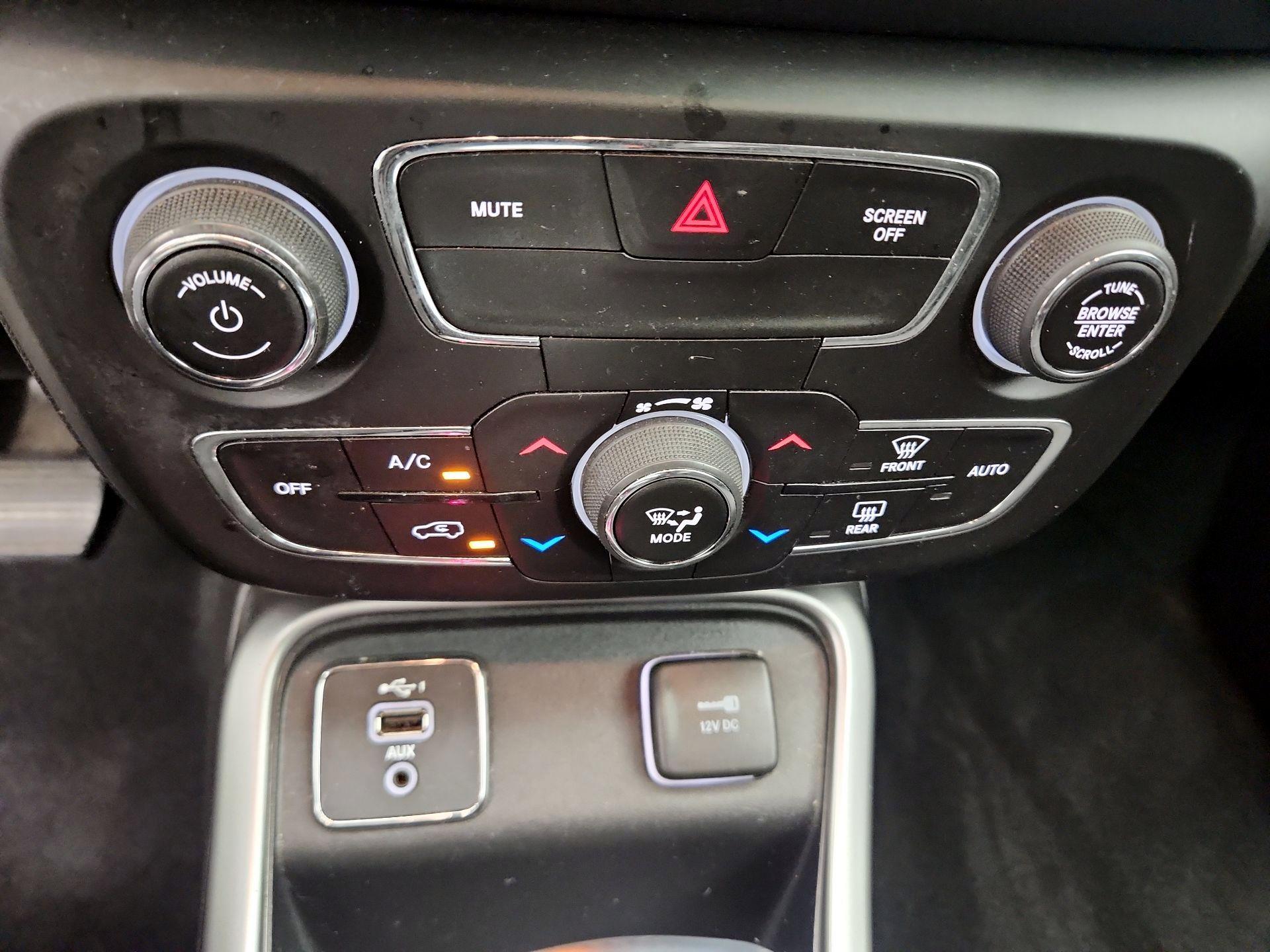 Thumbnail: 2021 Jeep Compass - 16