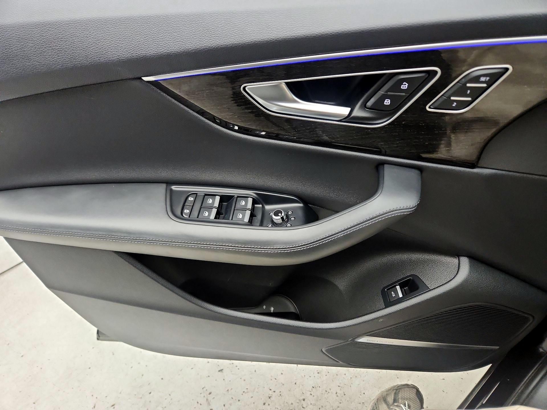 Thumbnail: 2022 Audi Q7 - 12