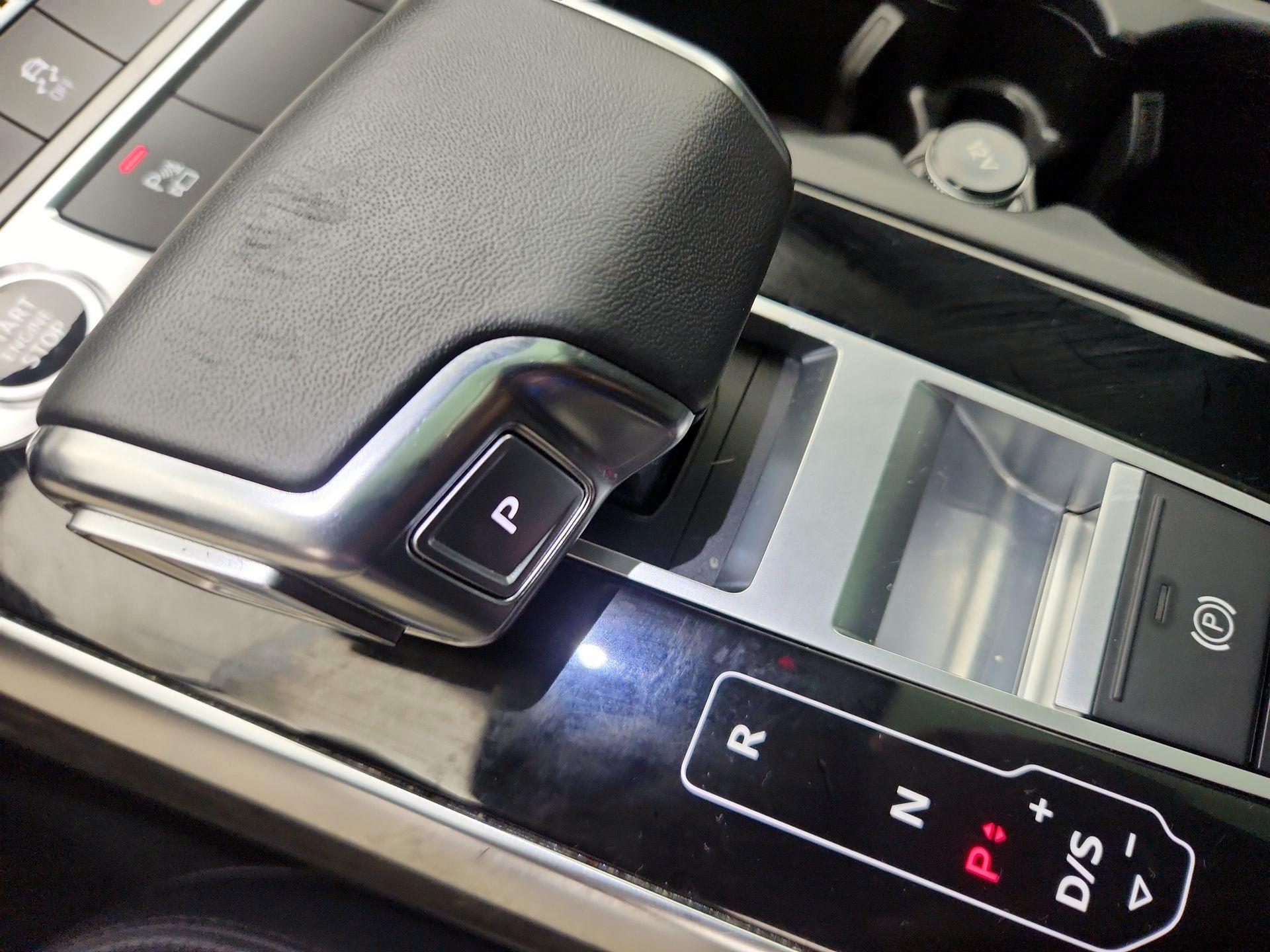 Thumbnail: 2022 Audi Q7 - 17