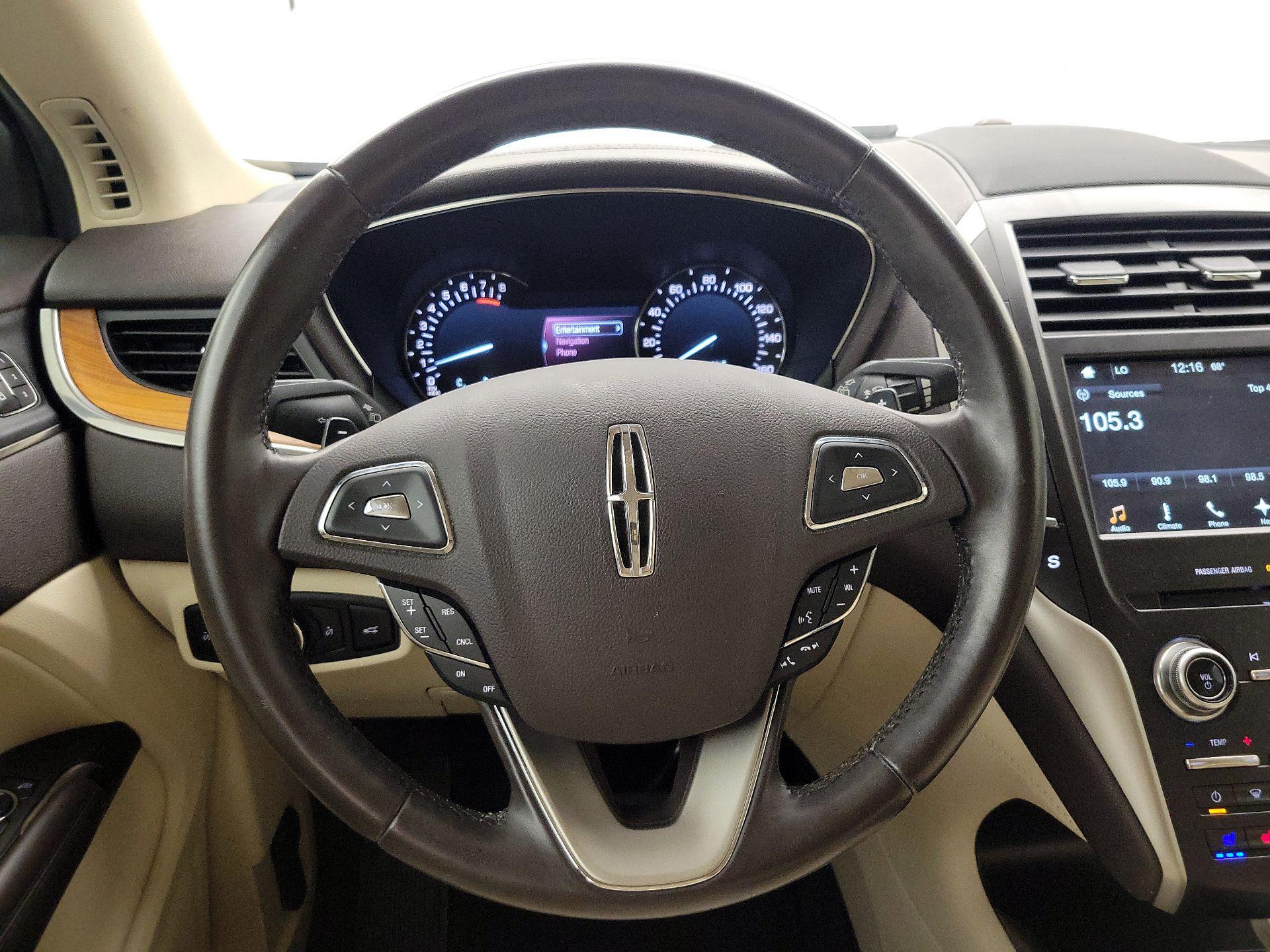 Thumbnail: 2016 Lincoln MKC - 10