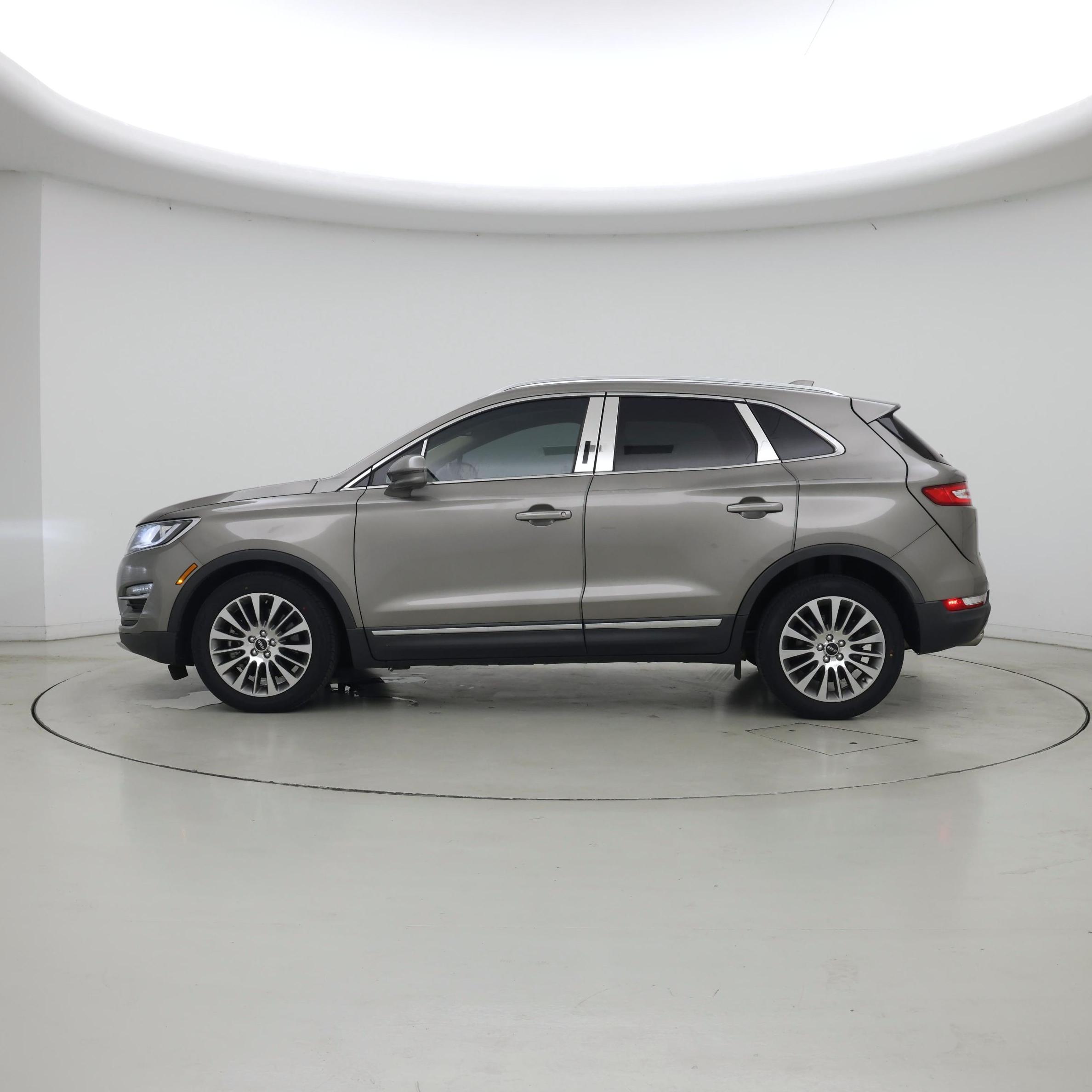 Thumbnail: 2016 Lincoln MKC - 3