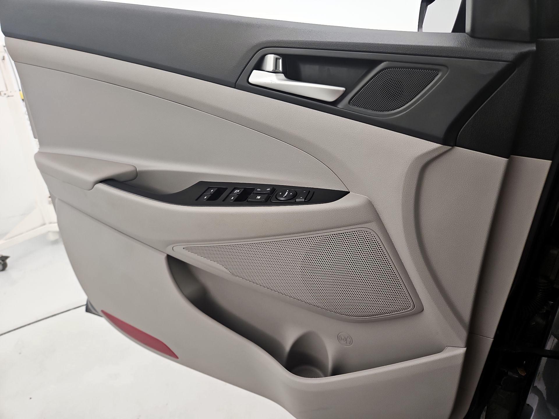 Thumbnail: 2019 Hyundai Tucson - 12