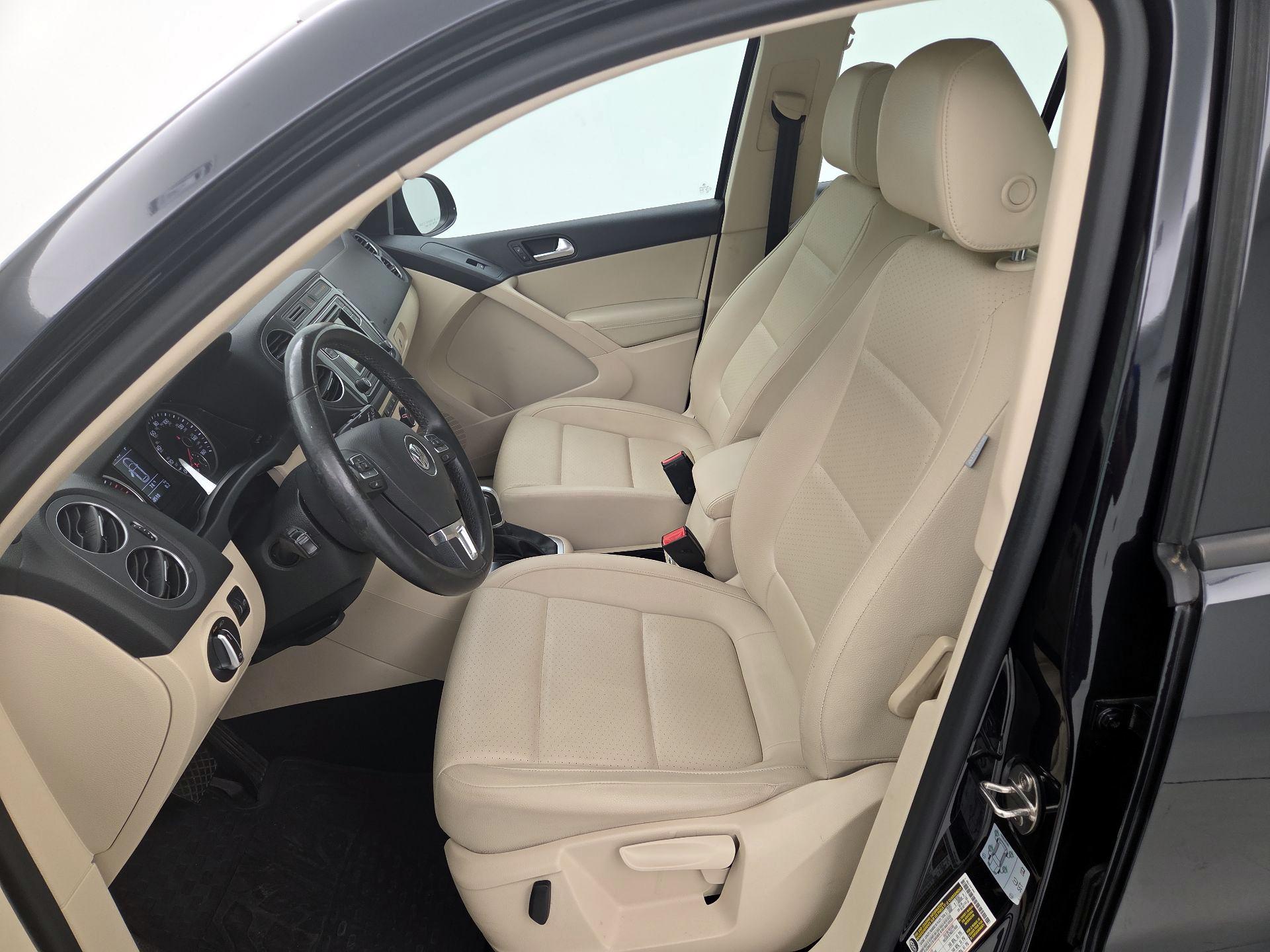Thumbnail: 2016 Volkswagen Tiguan - 11