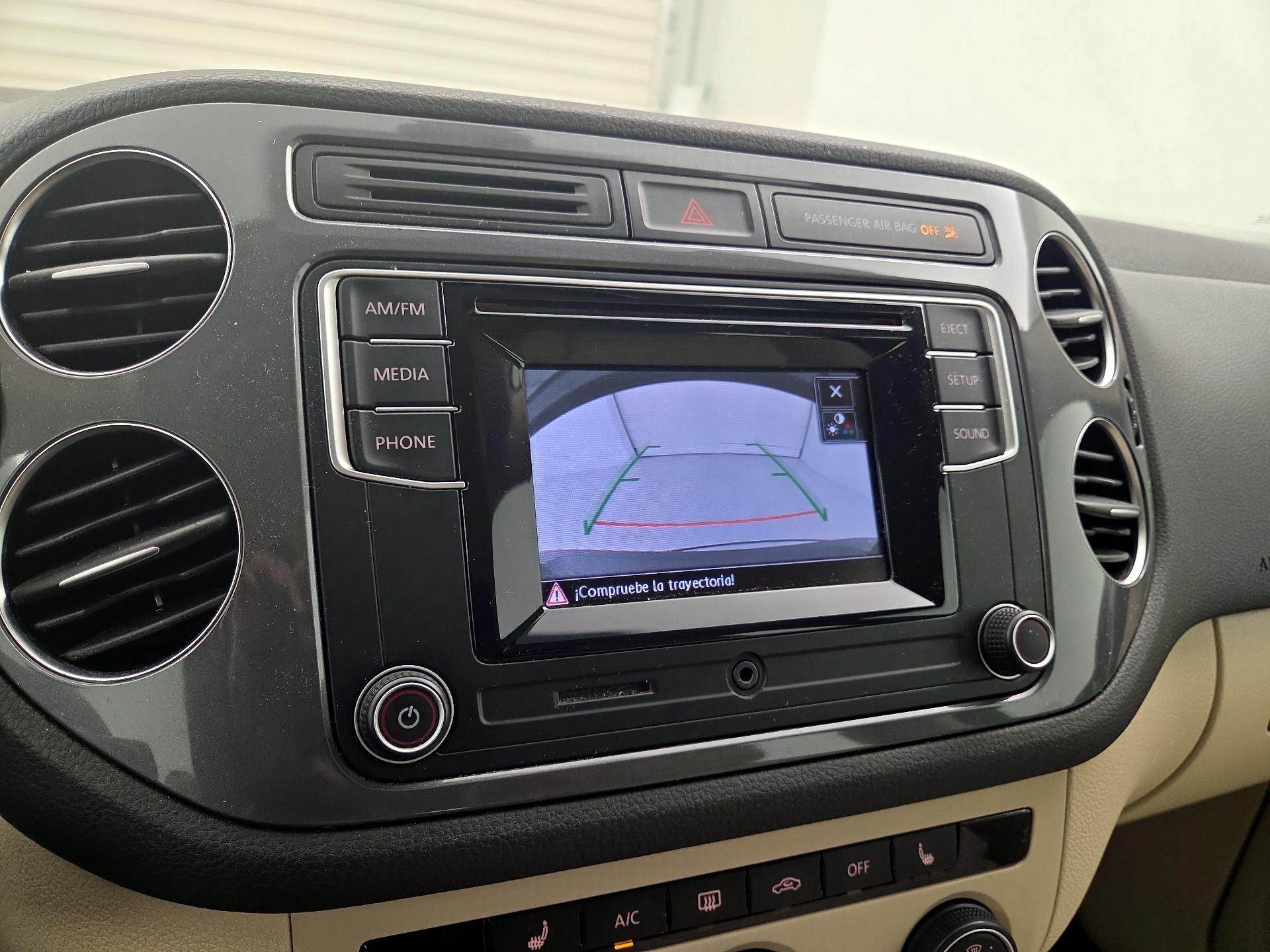 Thumbnail: 2016 Volkswagen Tiguan - 14