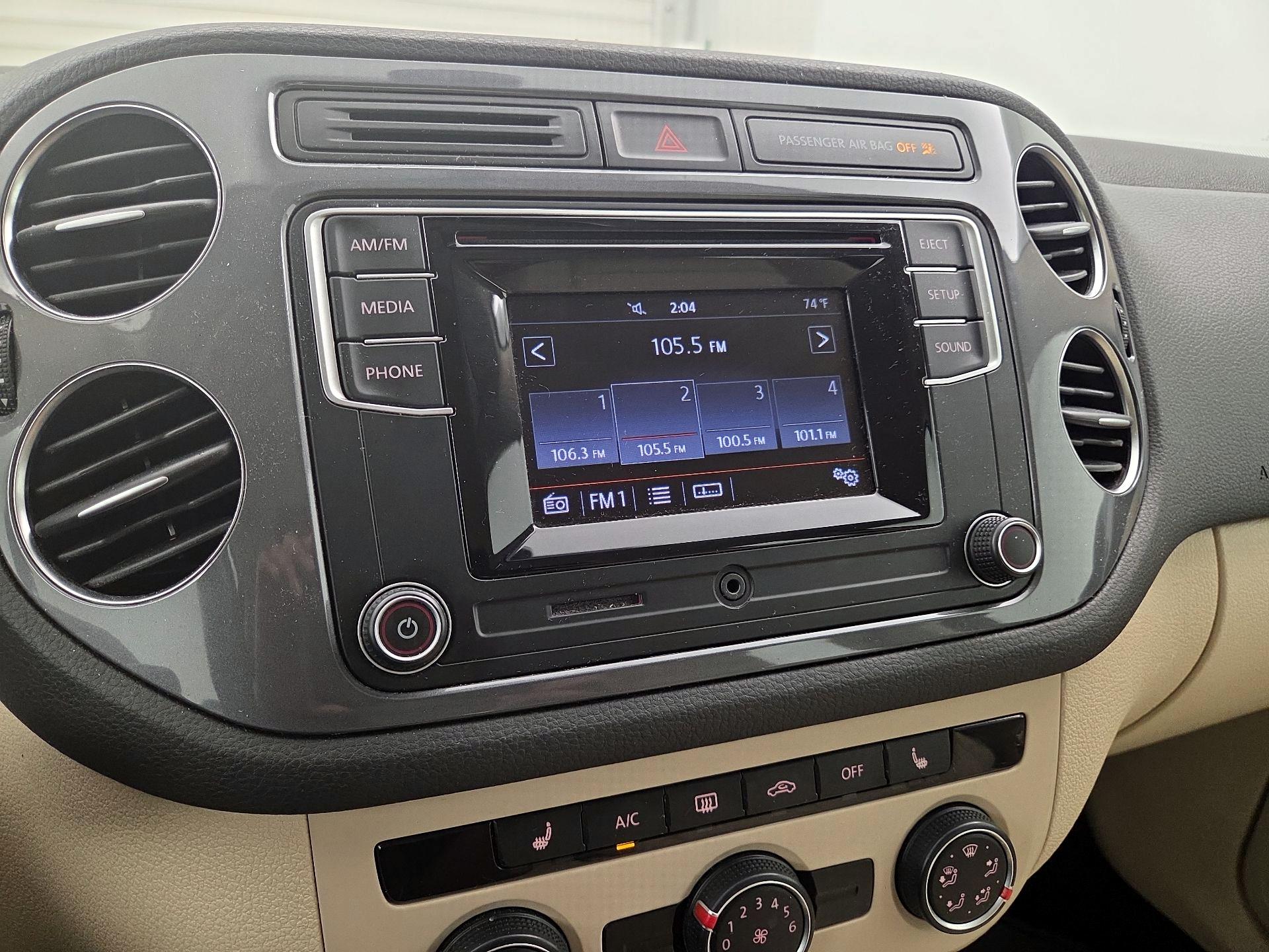 Thumbnail: 2016 Volkswagen Tiguan - 15