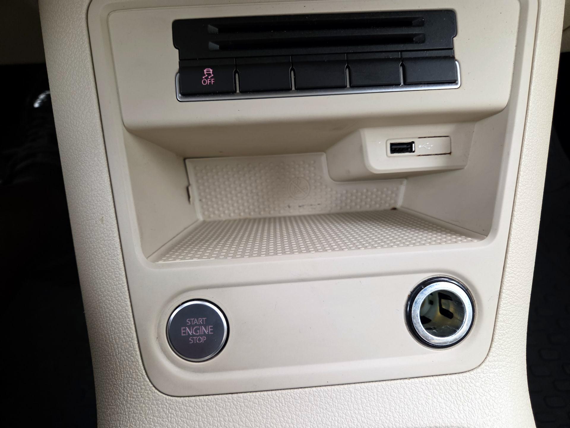 Thumbnail: 2016 Volkswagen Tiguan - 18