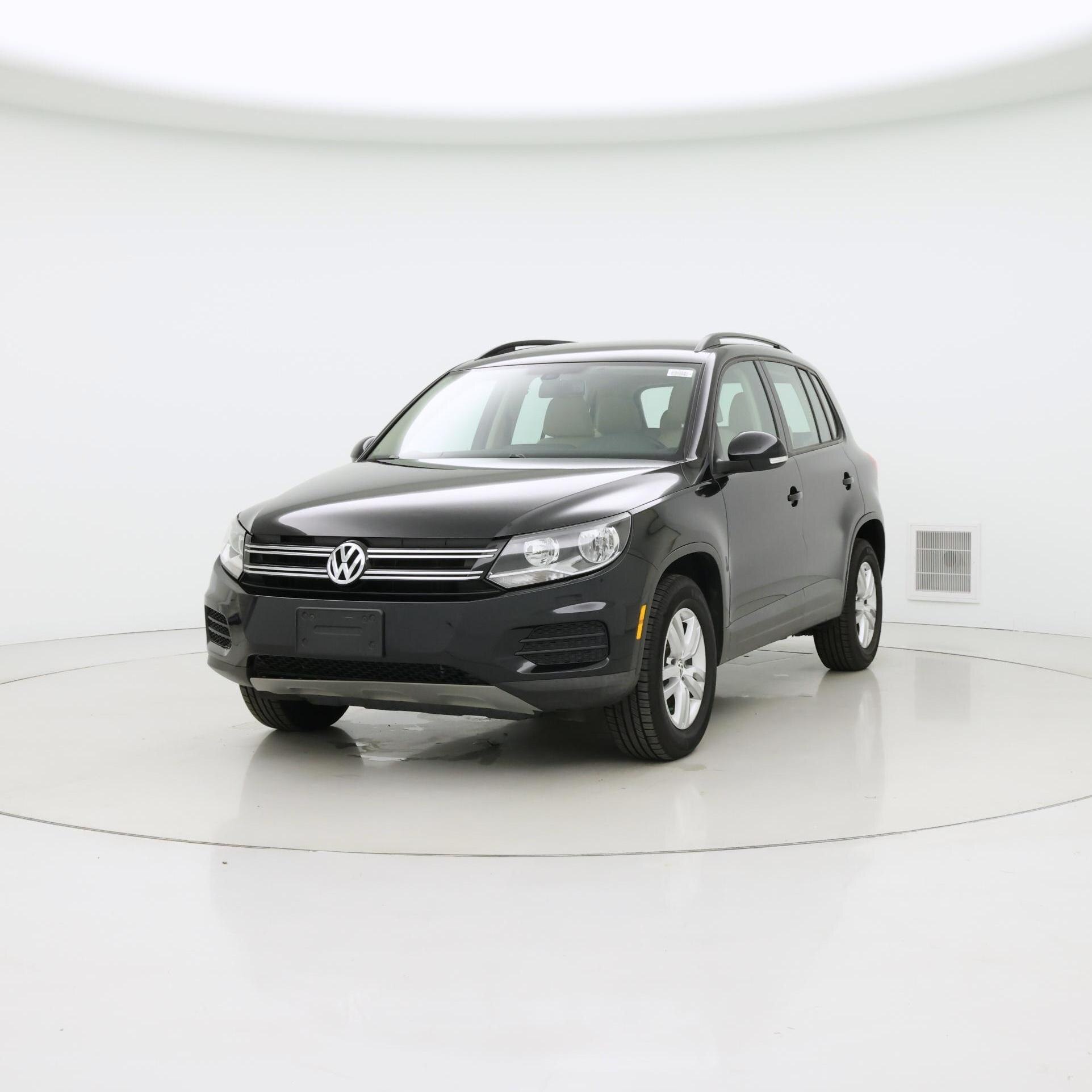 Thumbnail: 2016 Volkswagen Tiguan - 4