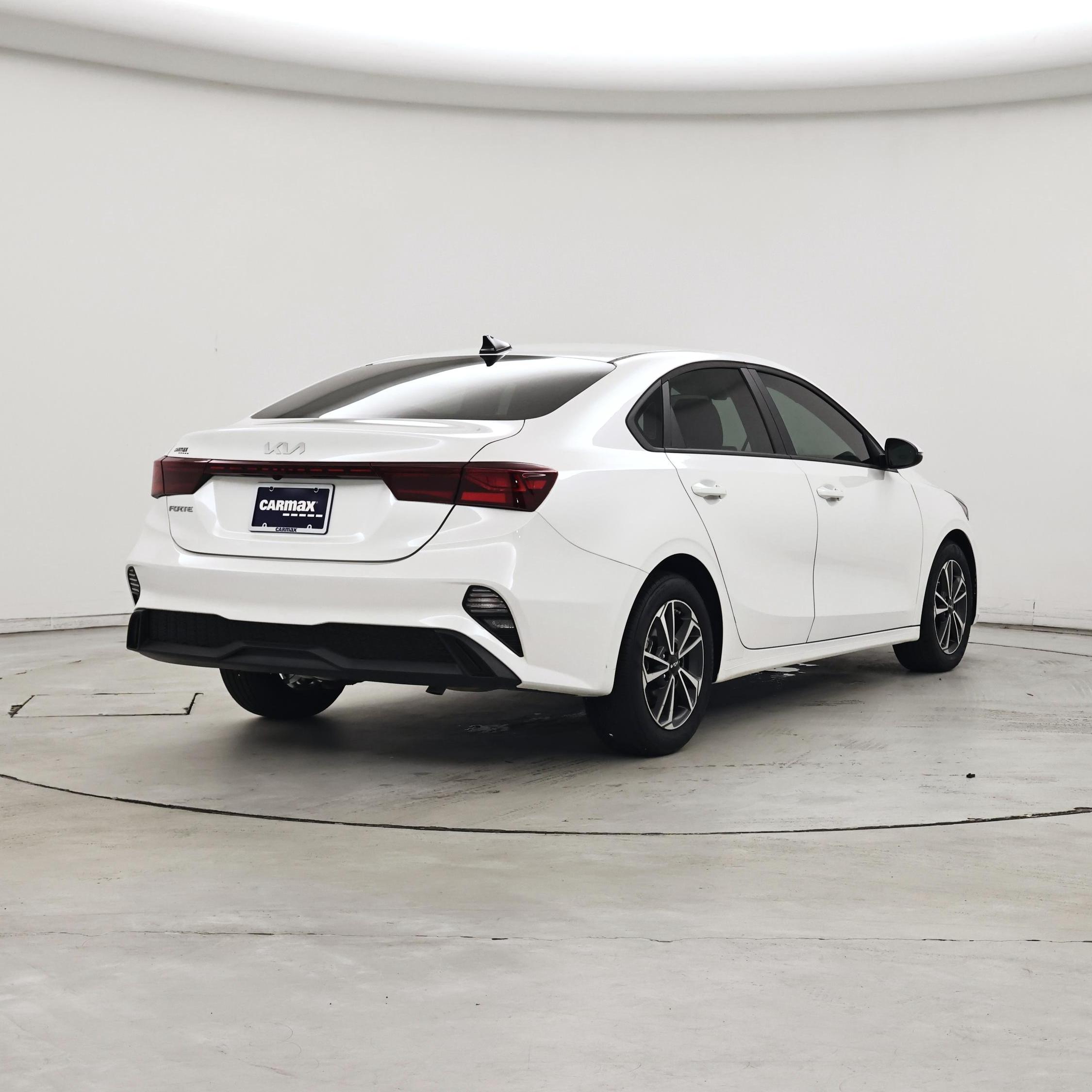 Thumbnail: 2024 Kia Forte - 8