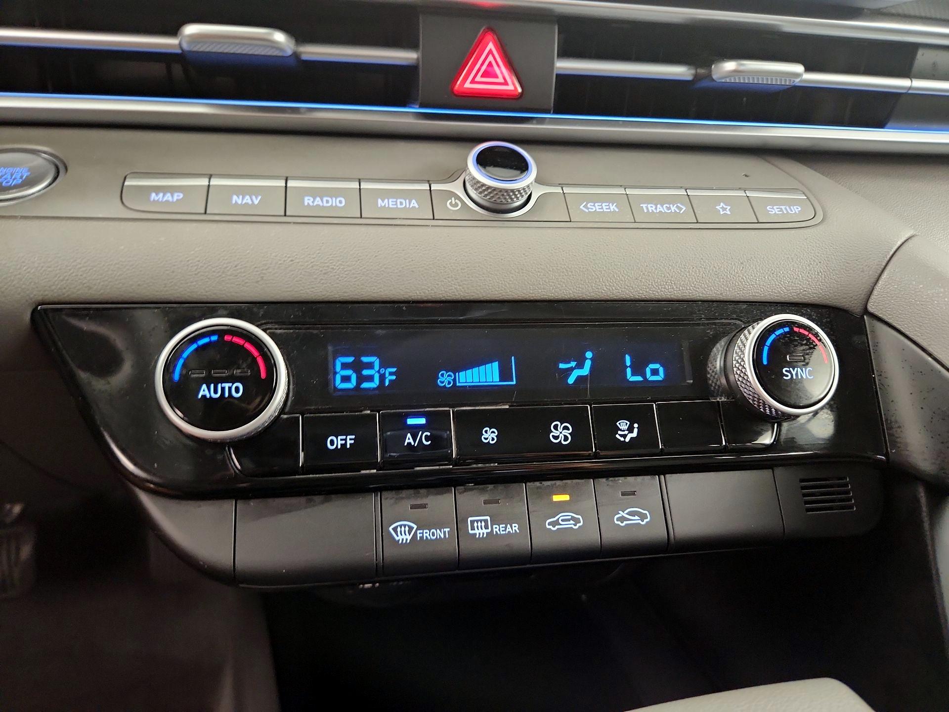 Thumbnail: 2024 Hyundai Elantra - 17